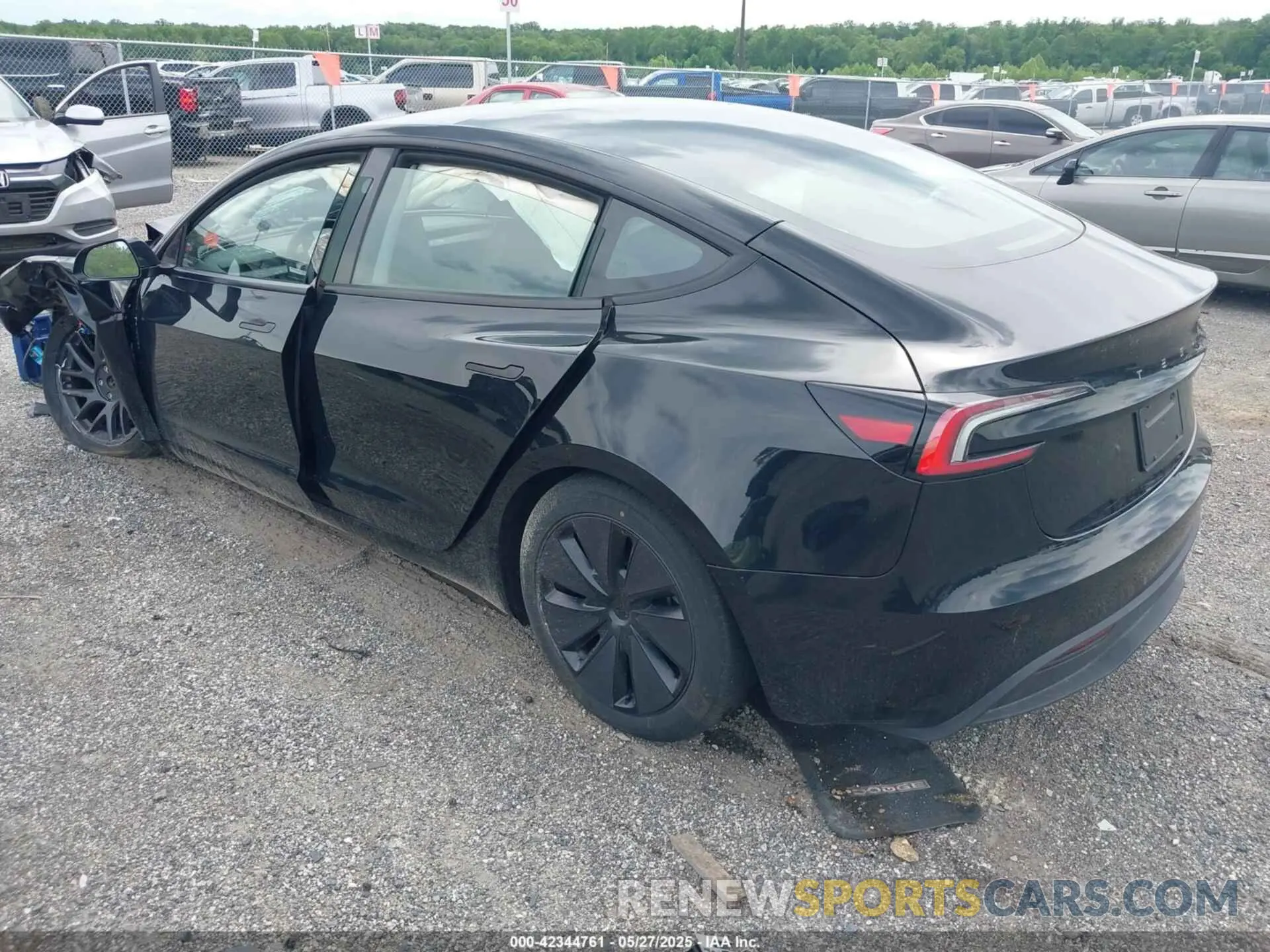 3 Photograph of a damaged car 5YJ3E1EAXRF859469 TESLA MODEL 3 2024