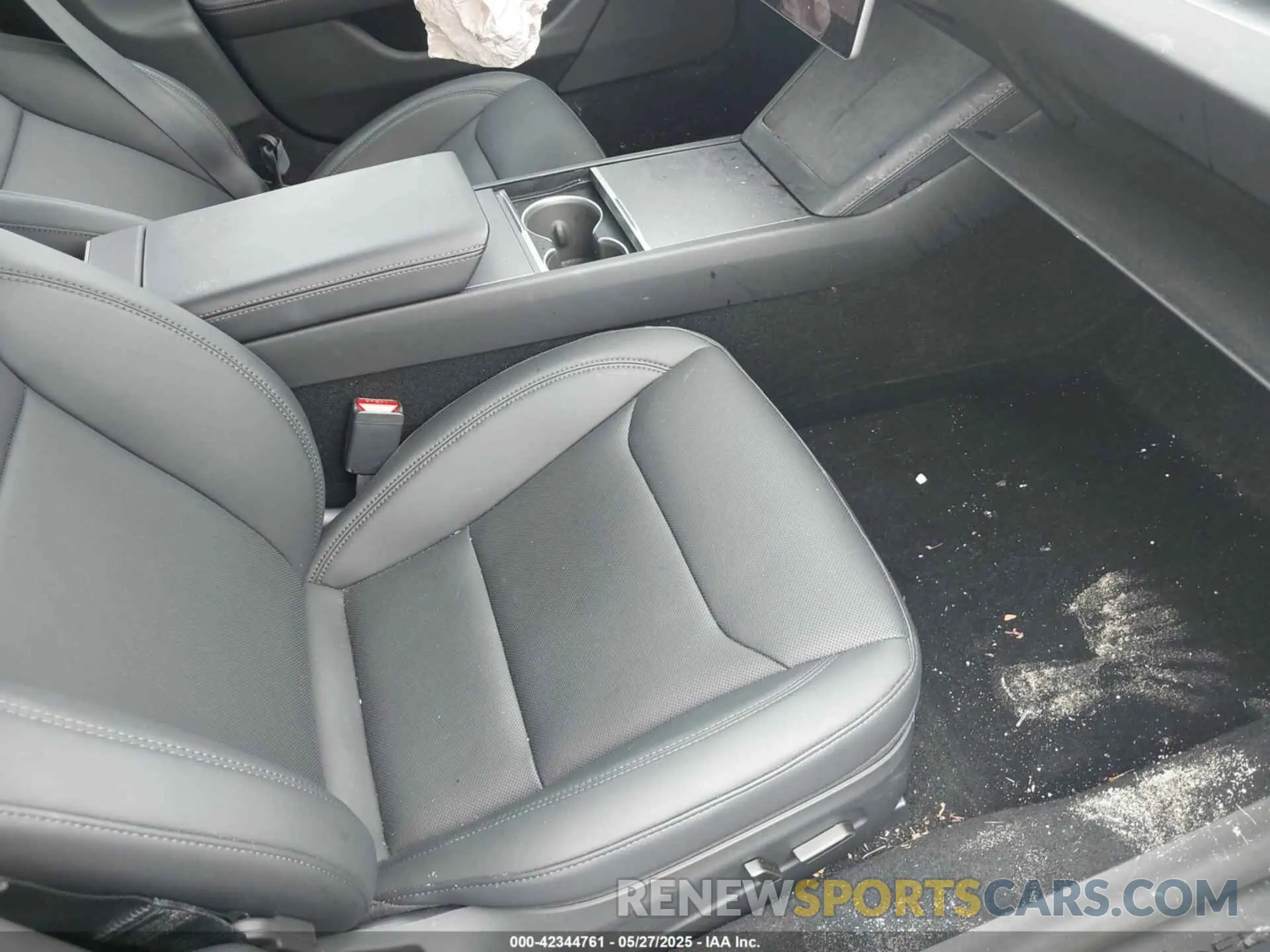 5 Photograph of a damaged car 5YJ3E1EAXRF859469 TESLA MODEL 3 2024