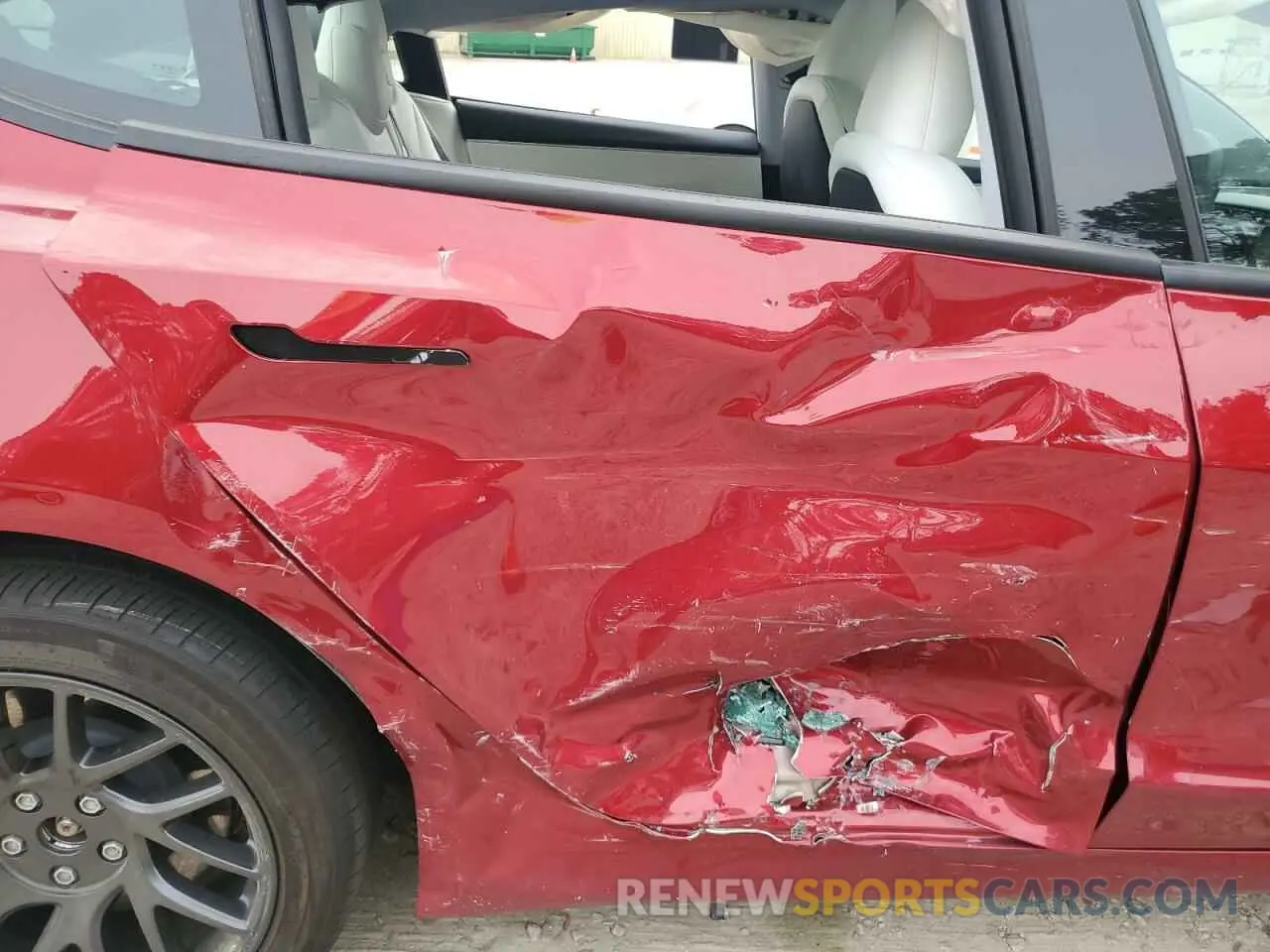 10 Photograph of a damaged car 5YJ3E1EAXRF861058 TESLA MODEL 3 2024