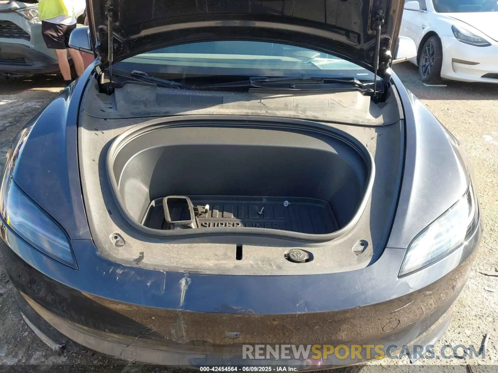 10 Photograph of a damaged car 5YJ3E1EAXRF861917 TESLA MODEL 3 2024