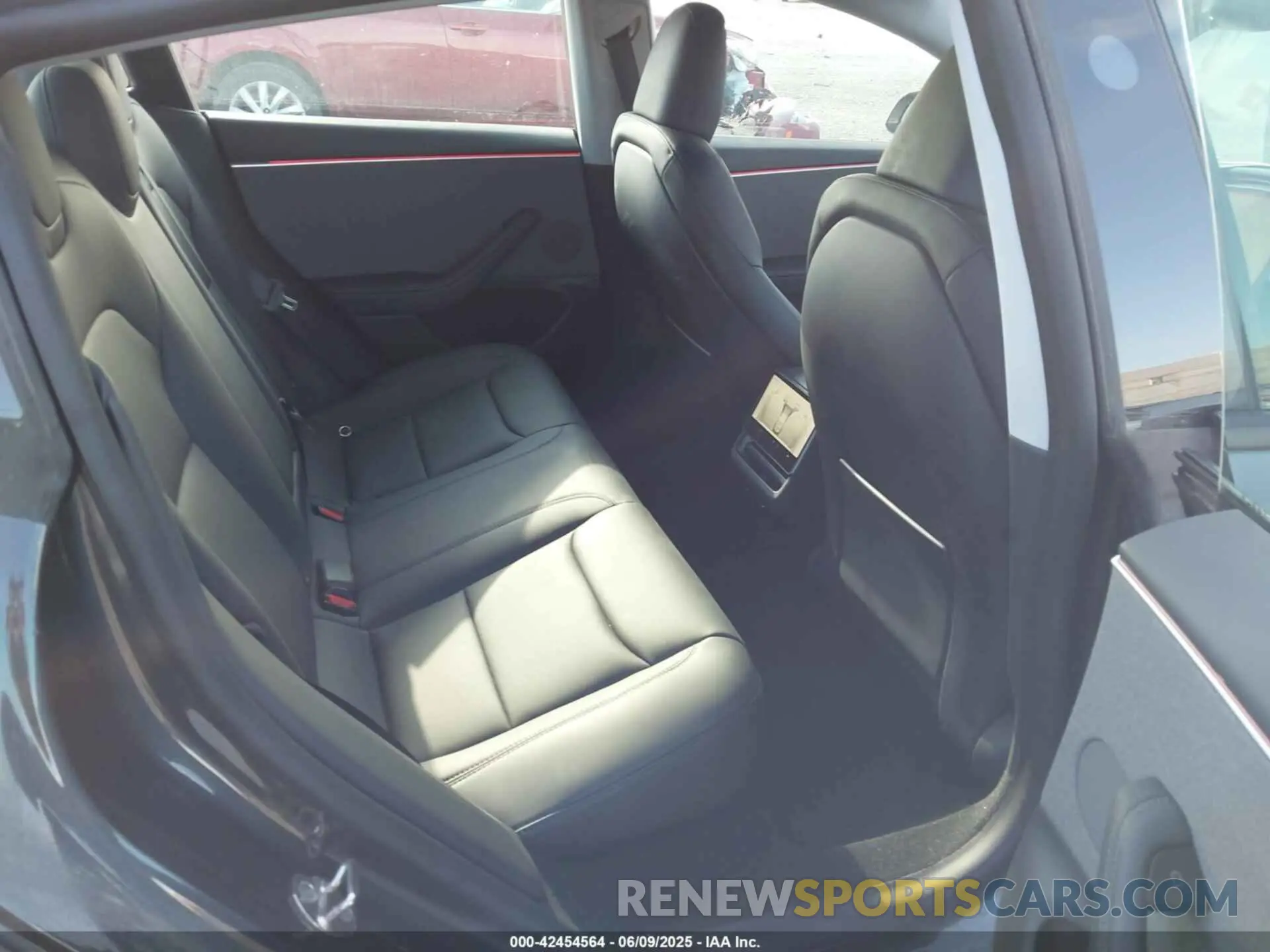 8 Photograph of a damaged car 5YJ3E1EAXRF861917 TESLA MODEL 3 2024