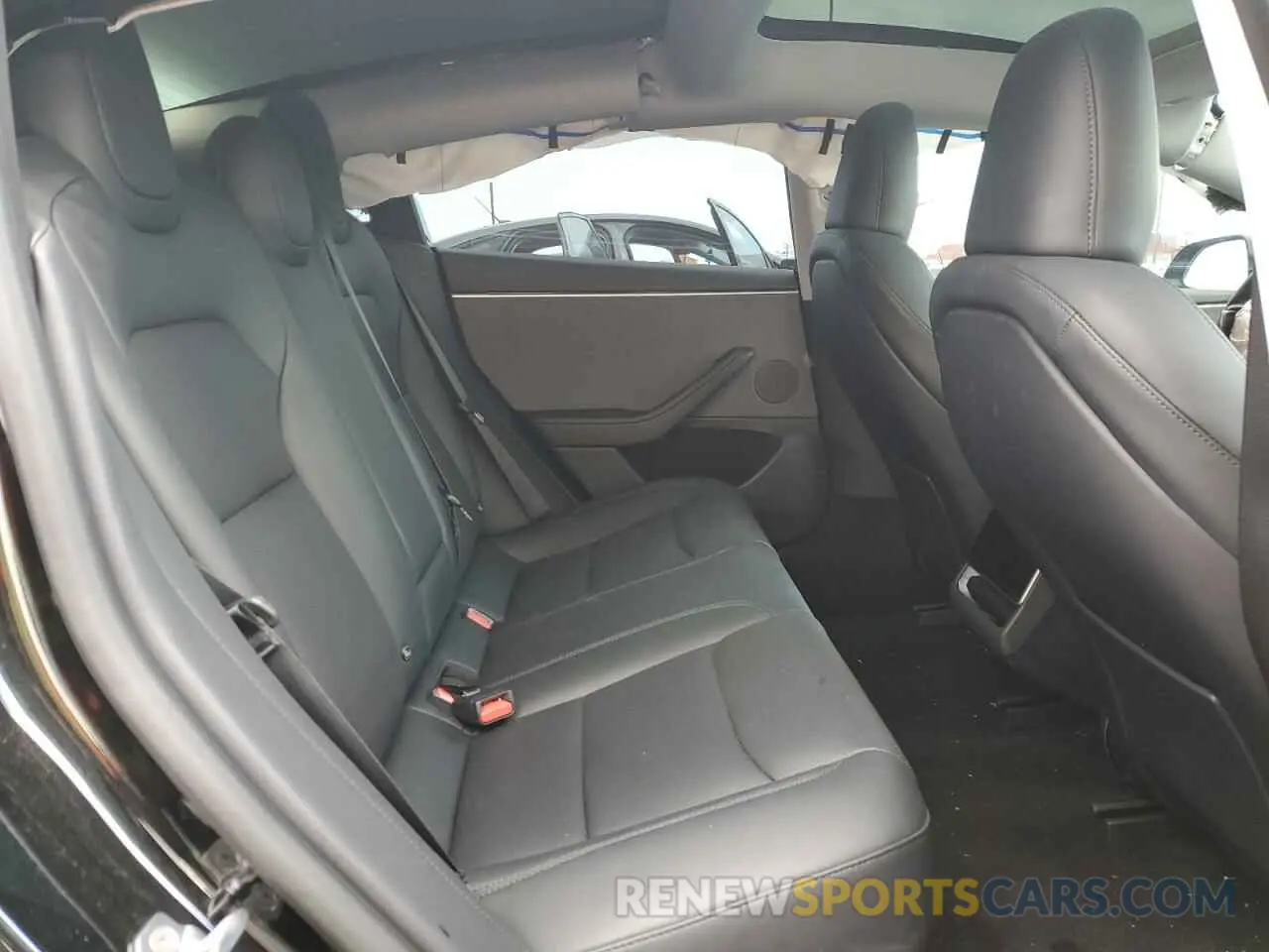 10 Photograph of a damaged car 5YJ3E1EAXRF867023 TESLA MODEL 3 2024
