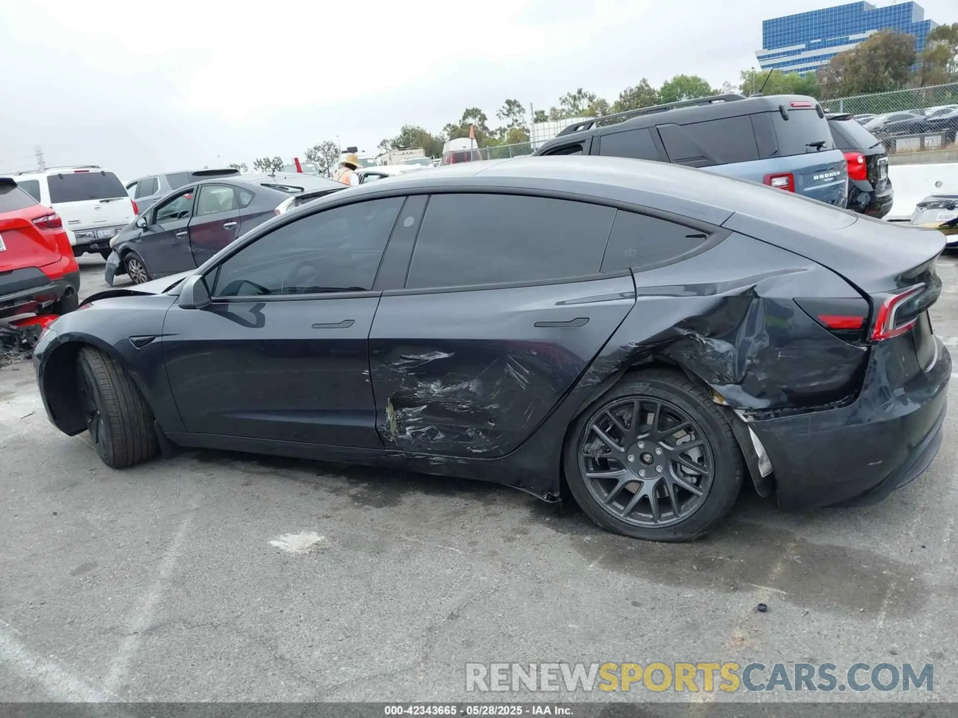 14 Photograph of a damaged car 5YJ3E1EB0RF766257 TESLA MODEL 3 2024