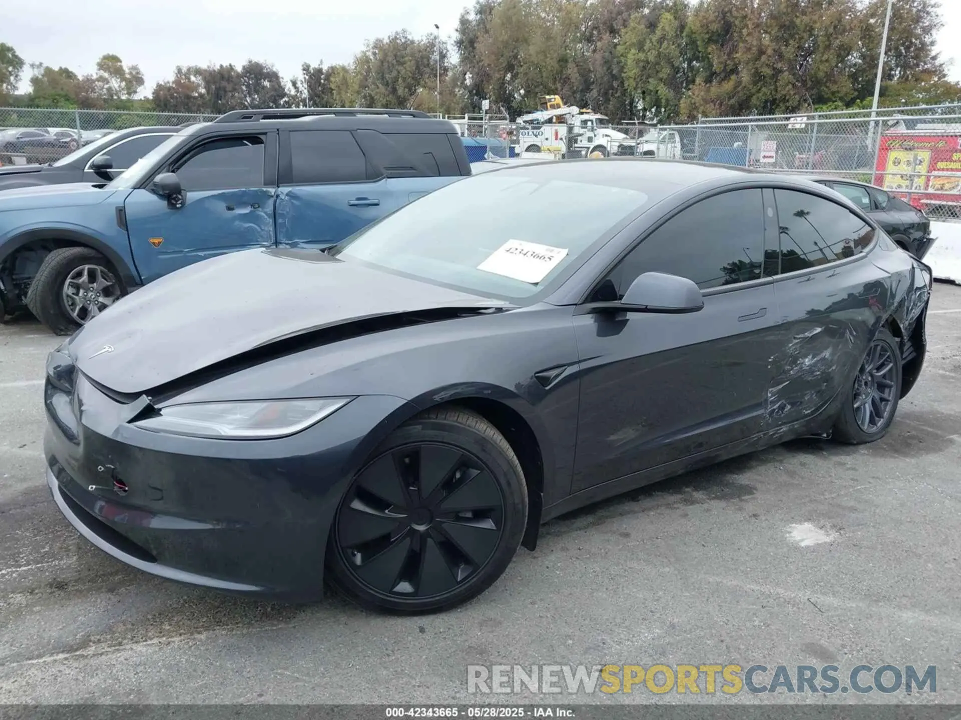 2 Photograph of a damaged car 5YJ3E1EB0RF766257 TESLA MODEL 3 2024