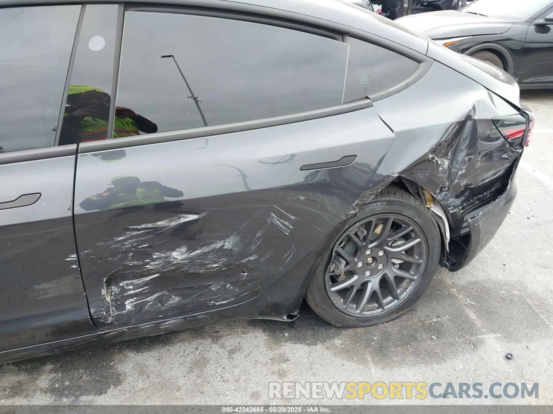 6 Photograph of a damaged car 5YJ3E1EB0RF766257 TESLA MODEL 3 2024