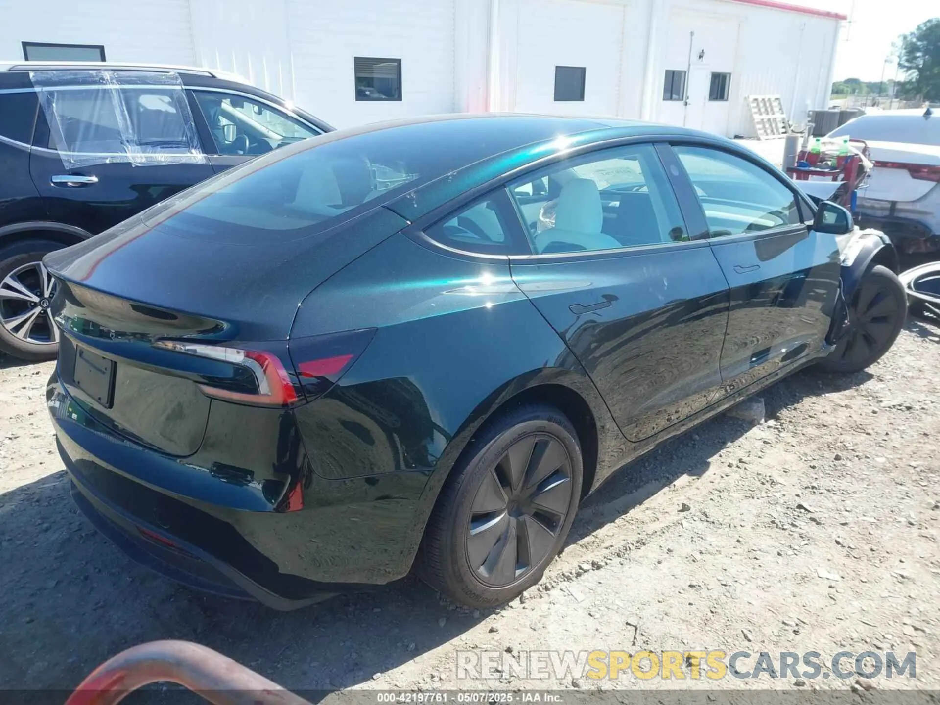 4 Photograph of a damaged car 5YJ3E1EB0RF808605 TESLA MODEL 3 2024