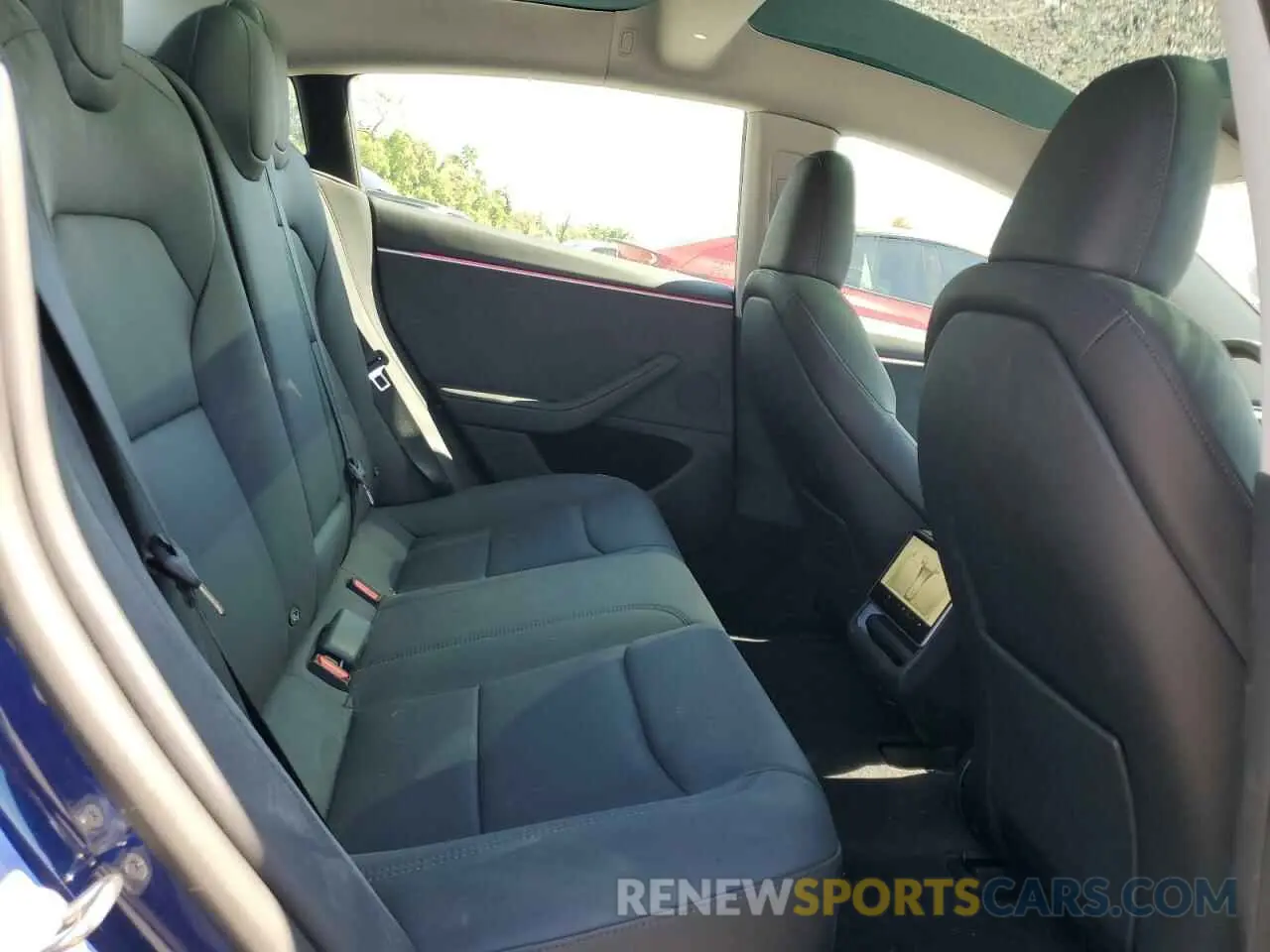 10 Photograph of a damaged car 5YJ3E1EB0RF811858 TESLA MODEL 3 2024