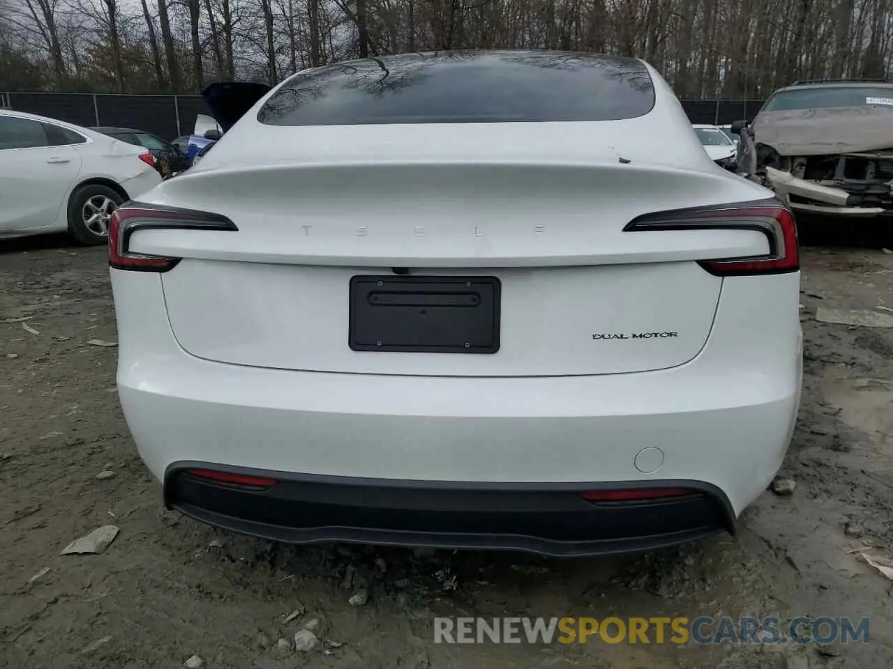 6 Photograph of a damaged car 5YJ3E1EB0RF822472 TESLA MODEL 3 2024