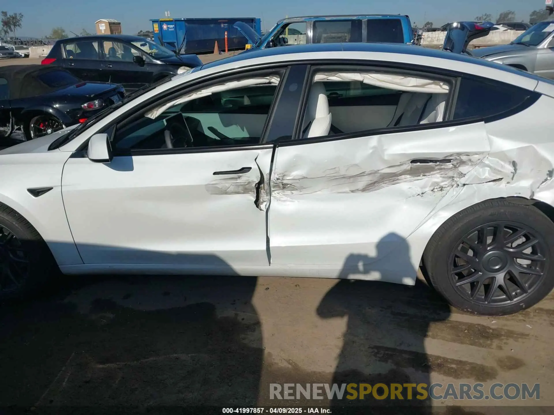 14 Photograph of a damaged car 5YJ3E1EB0RF822603 TESLA MODEL 3 2024