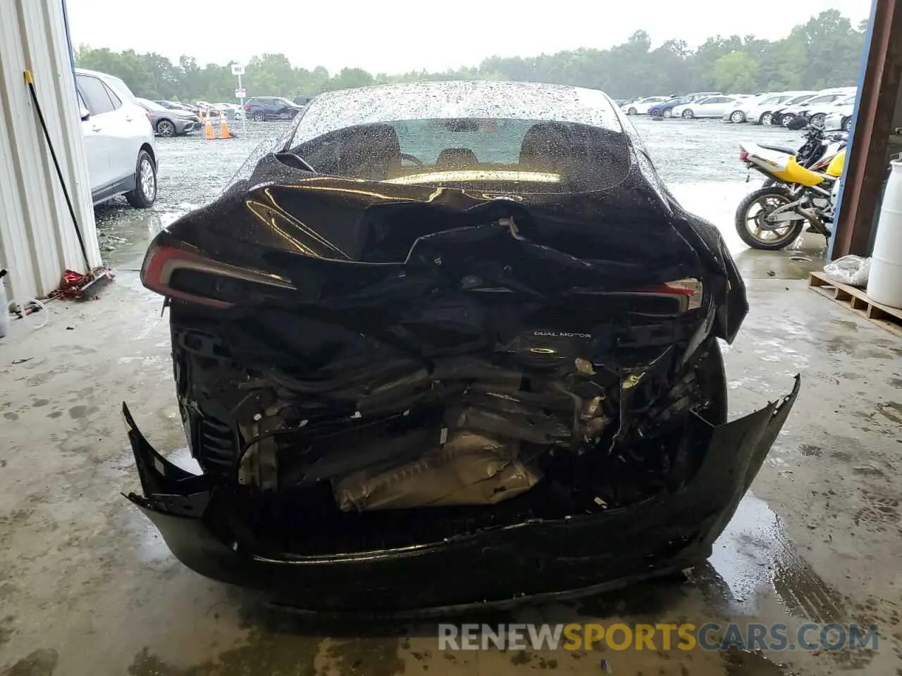 6 Photograph of a damaged car 5YJ3E1EB1RF735499 TESLA MODEL 3 2024