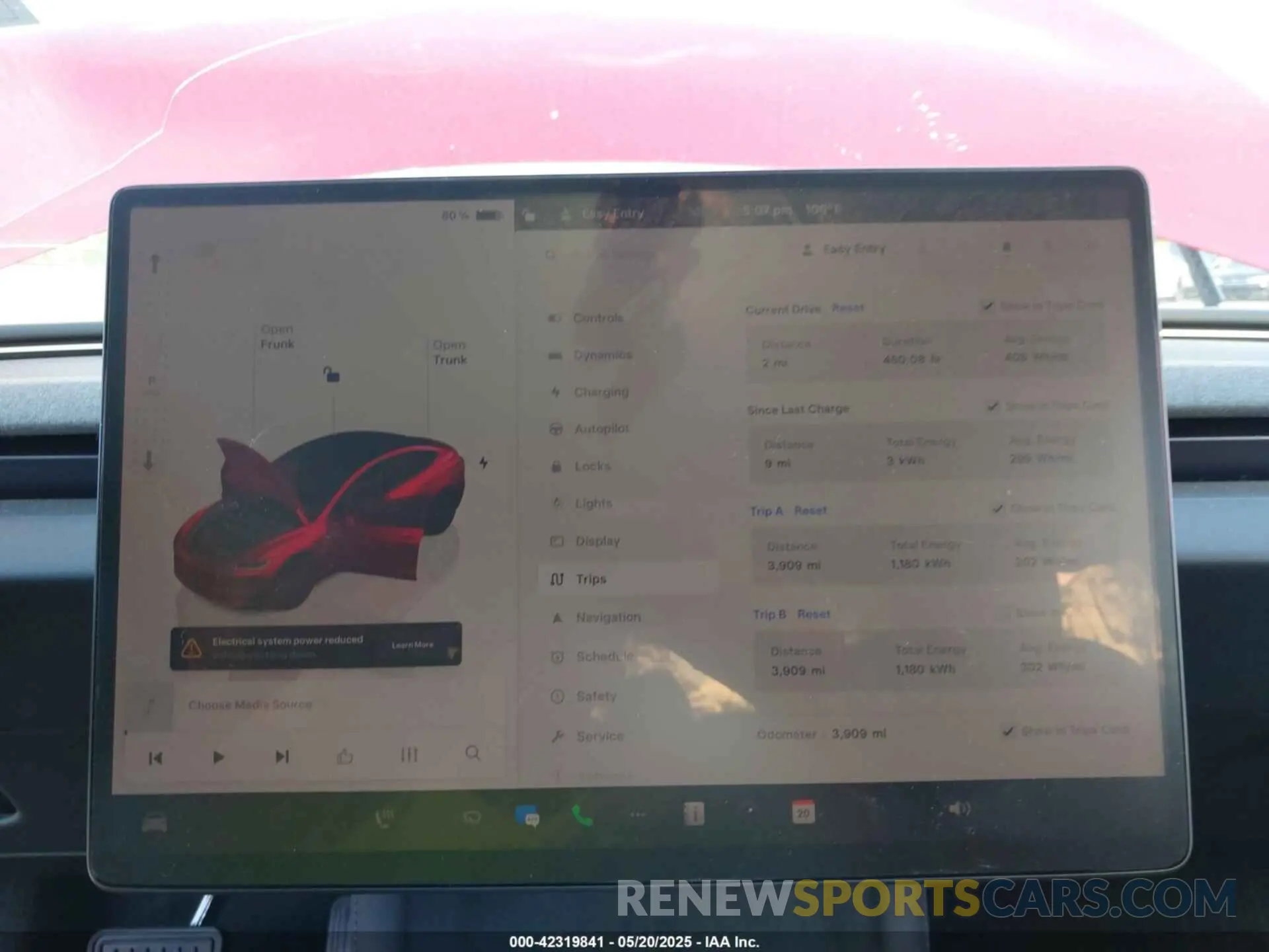 18 Photograph of a damaged car 5YJ3E1EB1RF768695 TESLA MODEL 3 2024