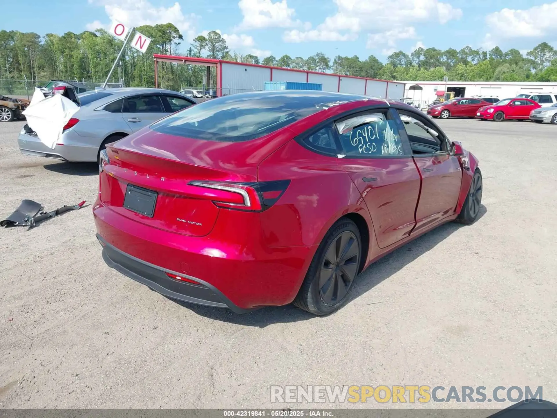 4 Photograph of a damaged car 5YJ3E1EB1RF768695 TESLA MODEL 3 2024
