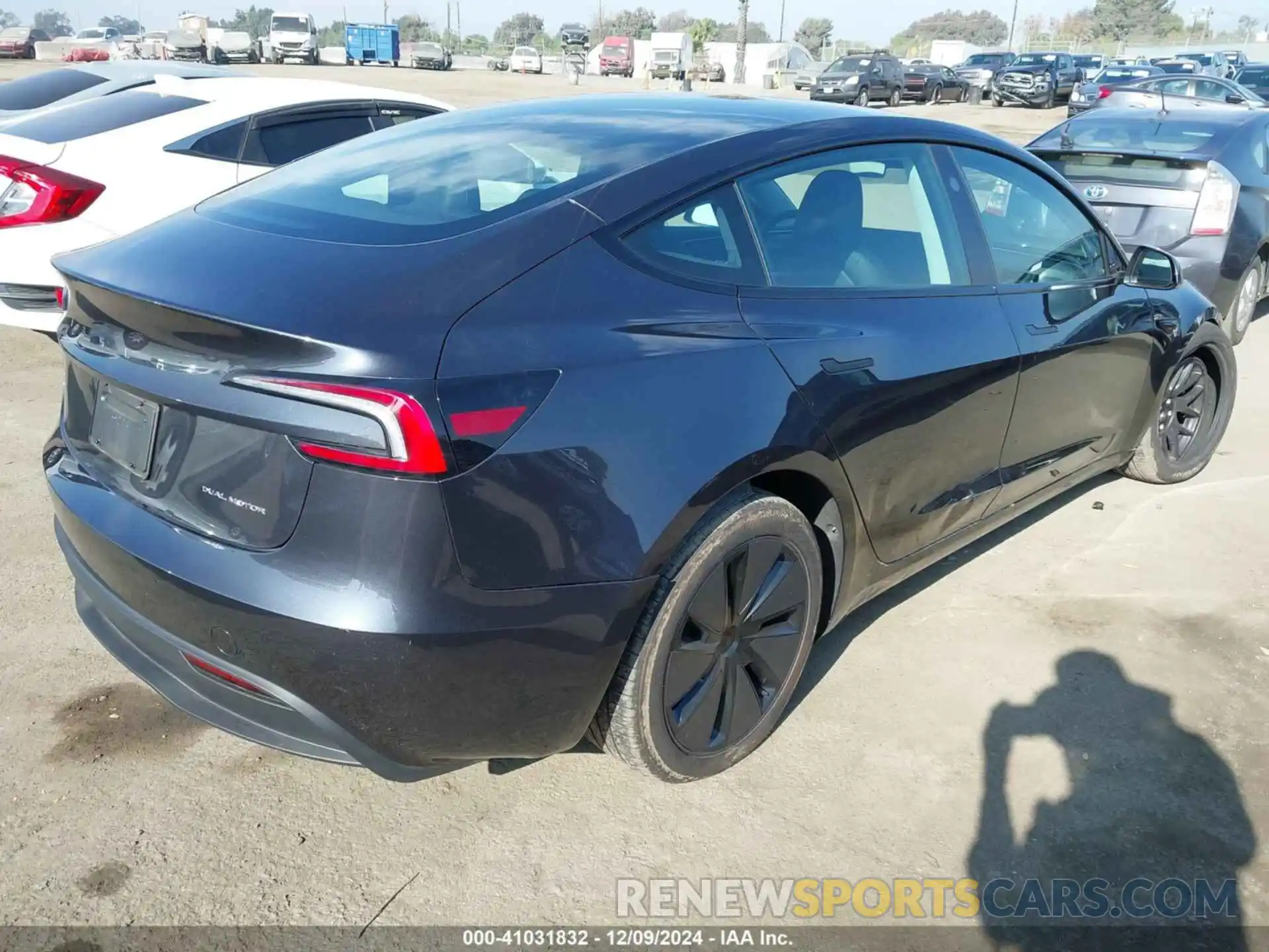 4 Photograph of a damaged car 5YJ3E1EB1RF797016 TESLA MODEL 3 2024