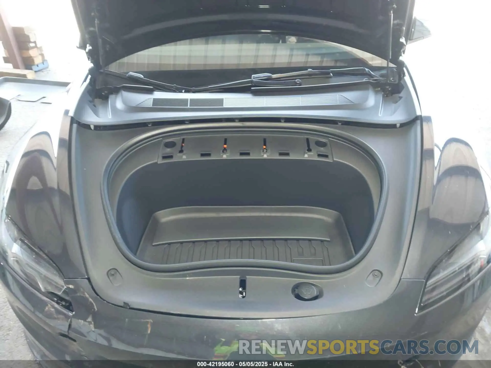 10 Photograph of a damaged car 5YJ3E1EB1RF816244 TESLA MODEL 3 2024