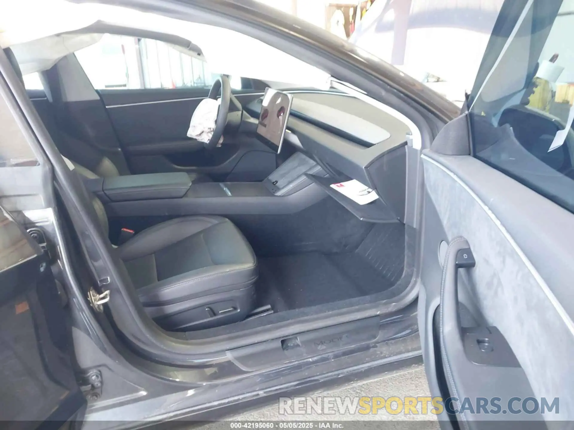 5 Photograph of a damaged car 5YJ3E1EB1RF816244 TESLA MODEL 3 2024