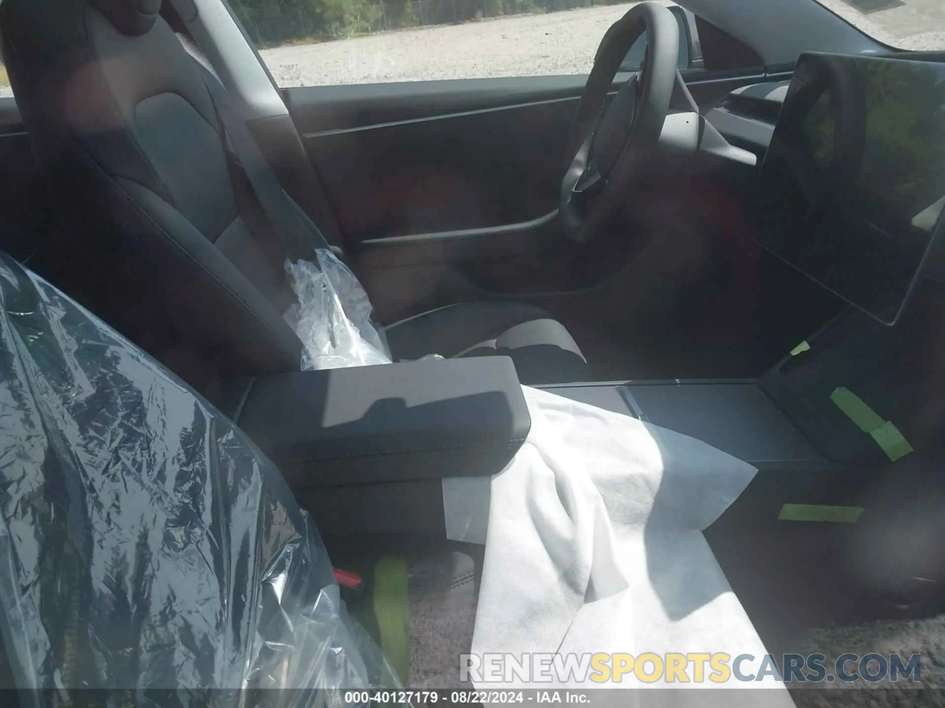 5 Photograph of a damaged car 5YJ3E1EB1RF821198 TESLA MODEL 3 2024