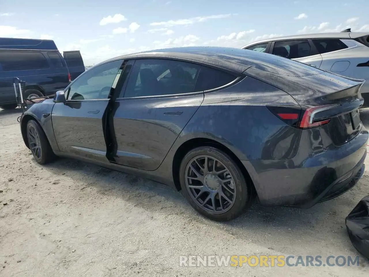 2 Photograph of a damaged car 5YJ3E1EB2RF722552 TESLA MODEL 3 2024