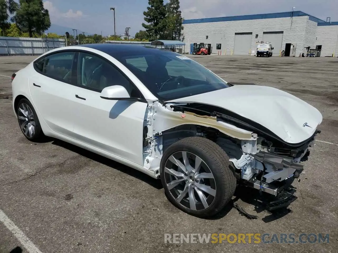 4 Photograph of a damaged car 5YJ3E1EB2RF732711 TESLA MODEL 3 2024