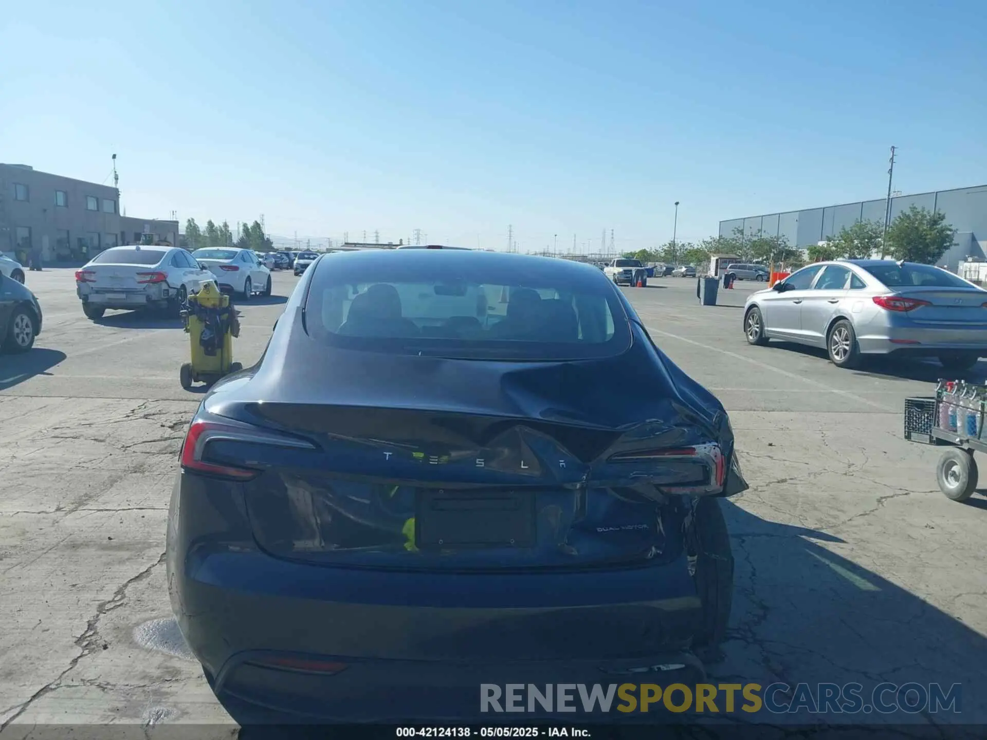 16 Photograph of a damaged car 5YJ3E1EB2RF740291 TESLA MODEL 3 2024