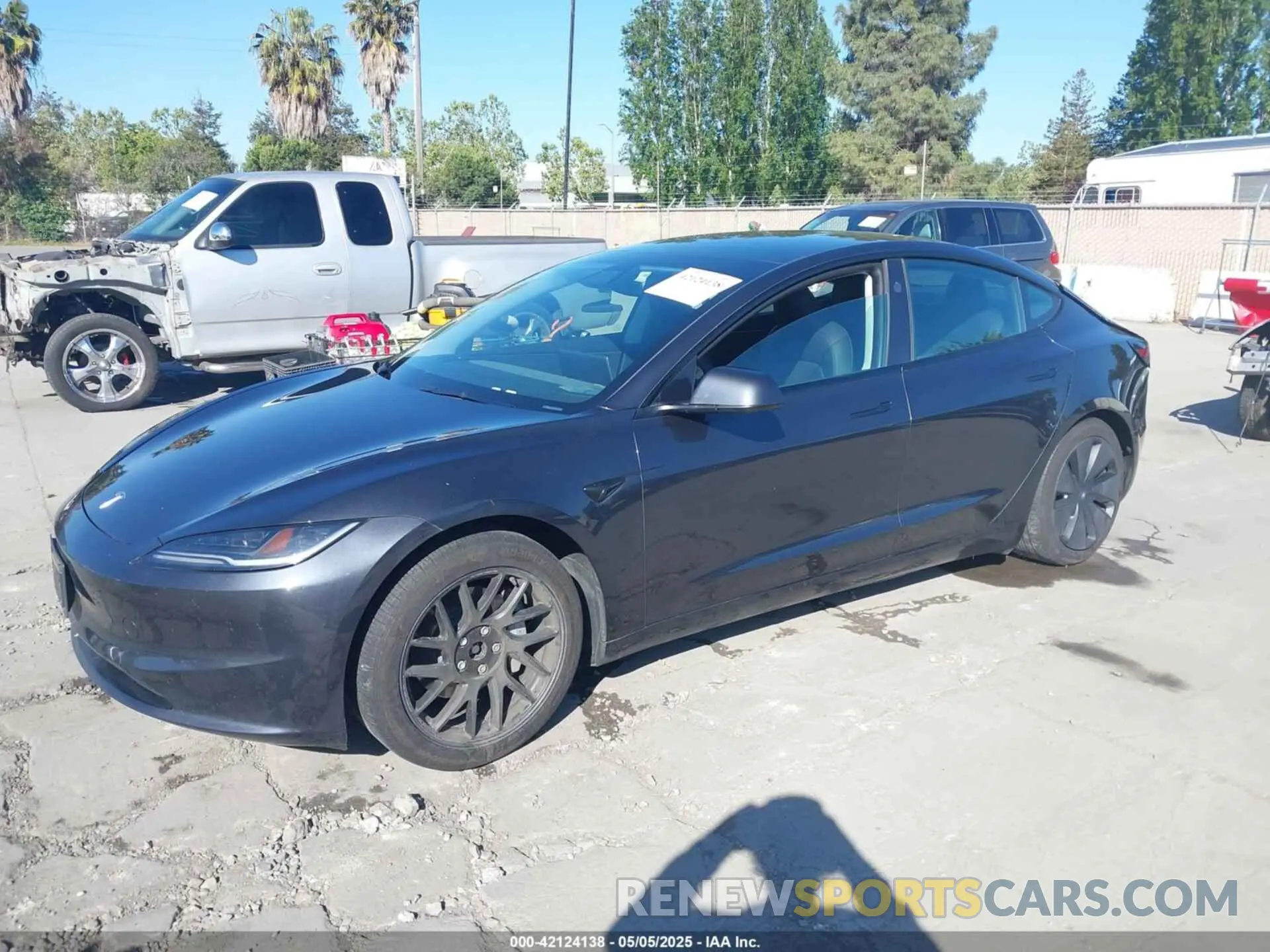 2 Photograph of a damaged car 5YJ3E1EB2RF740291 TESLA MODEL 3 2024