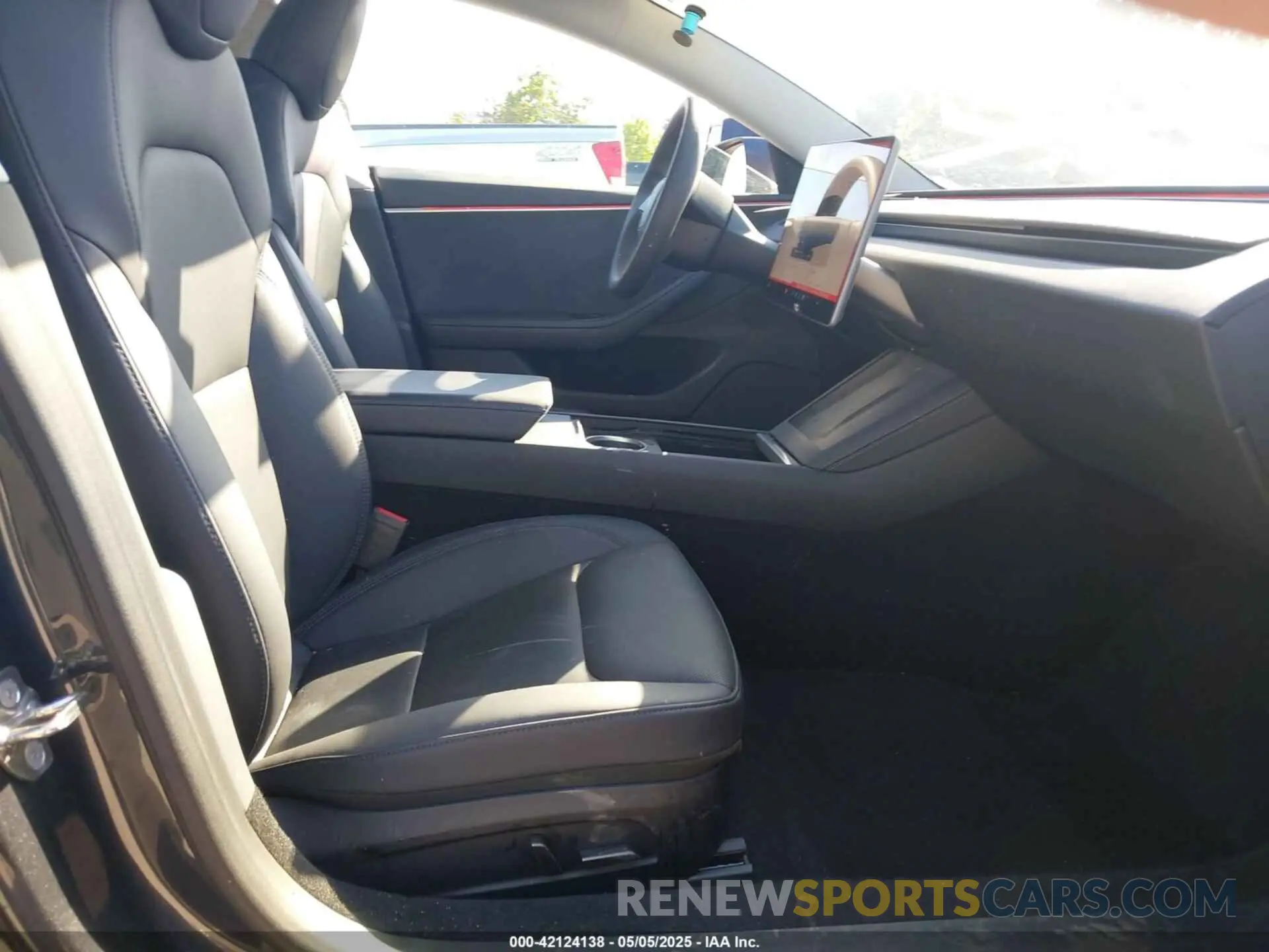5 Photograph of a damaged car 5YJ3E1EB2RF740291 TESLA MODEL 3 2024