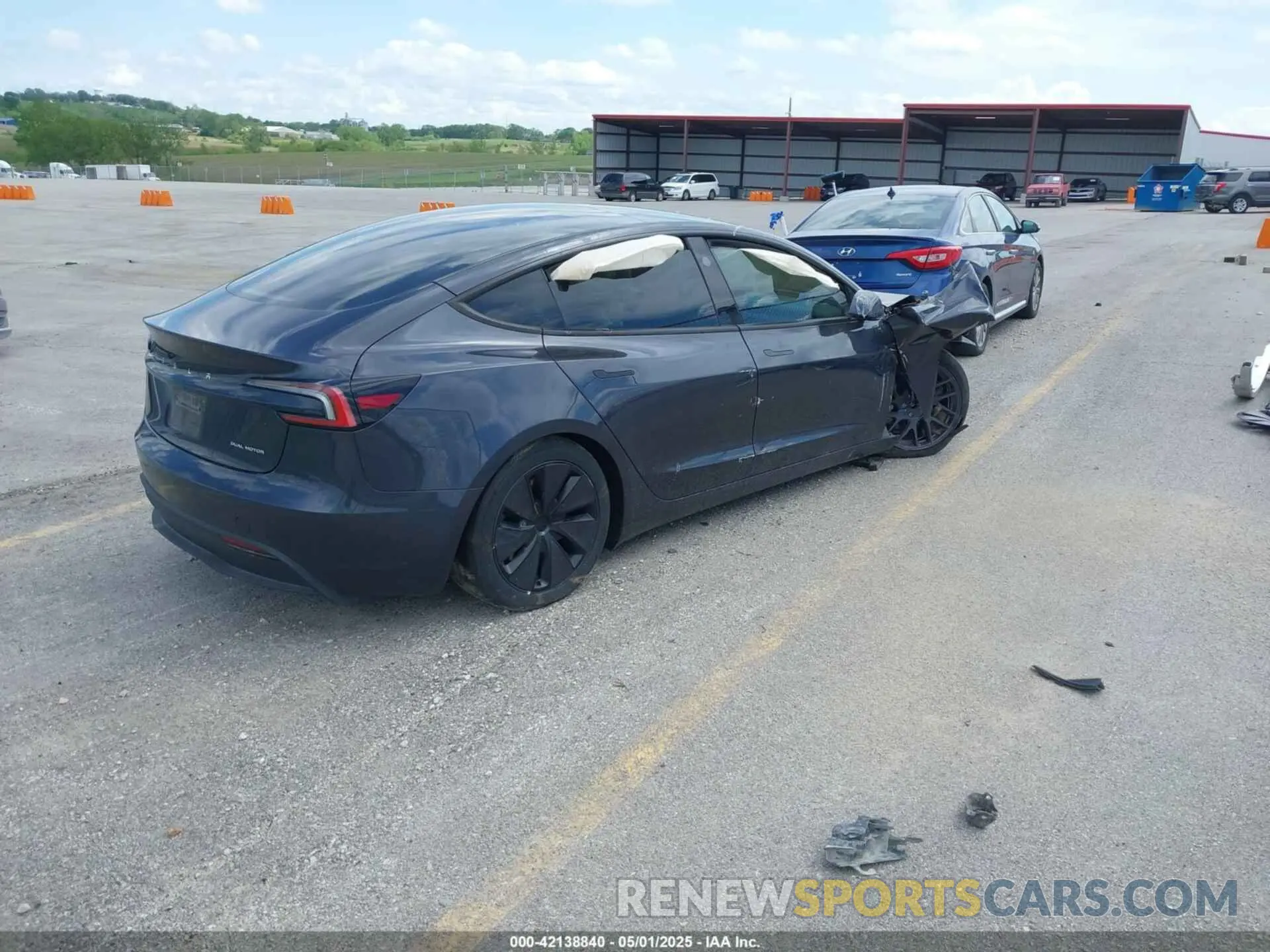 4 Photograph of a damaged car 5YJ3E1EB2RF740887 TESLA MODEL 3 2024