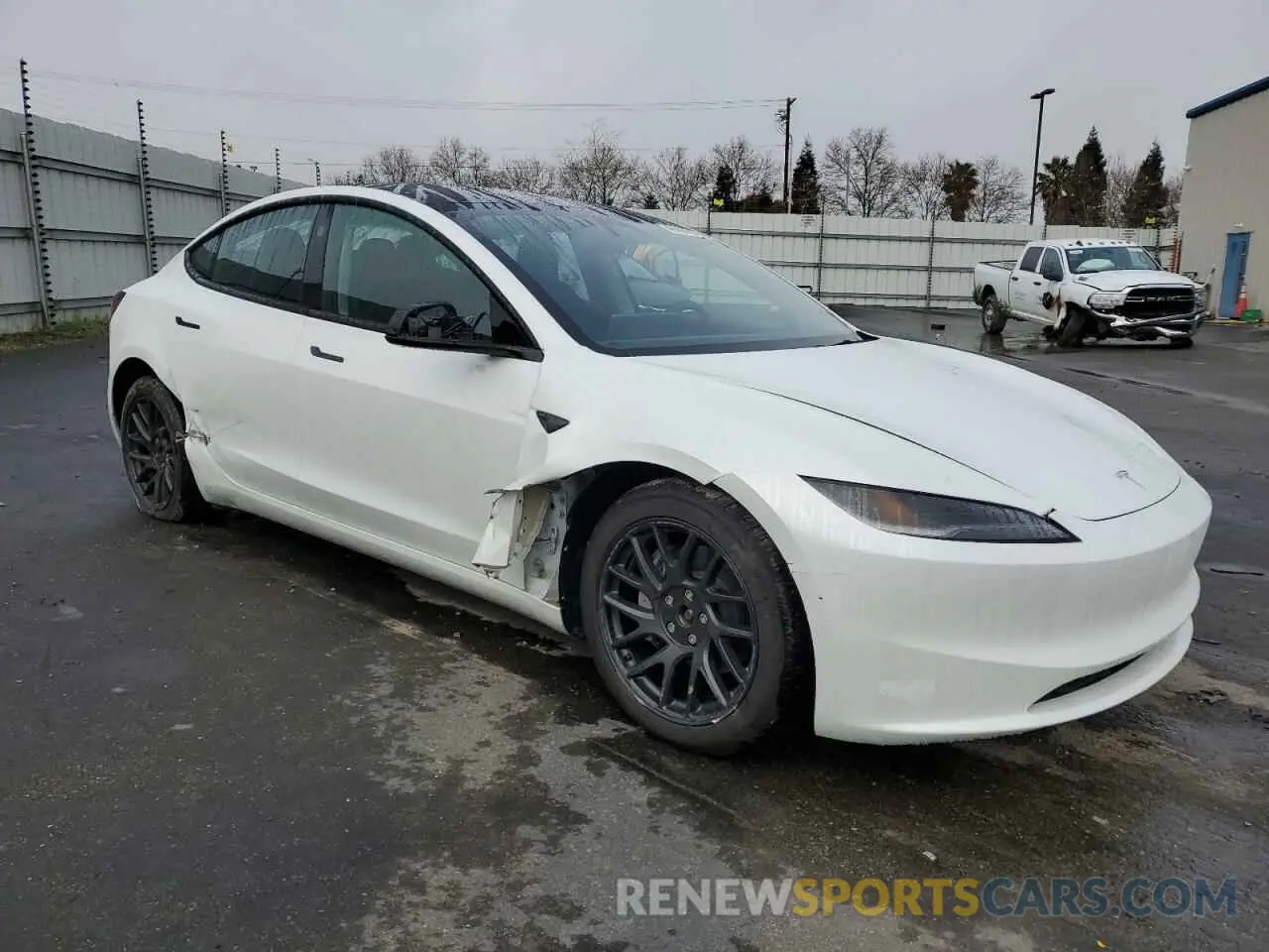 4 Photograph of a damaged car 5YJ3E1EB2RF758662 TESLA MODEL 3 2024
