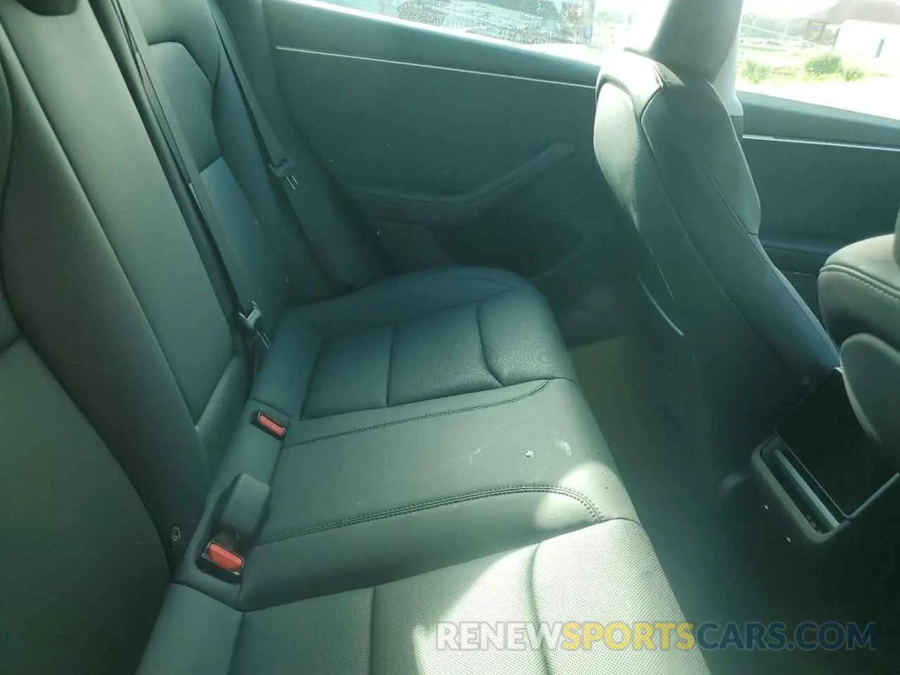 10 Photograph of a damaged car 5YJ3E1EB2RF759018 TESLA MODEL 3 2024