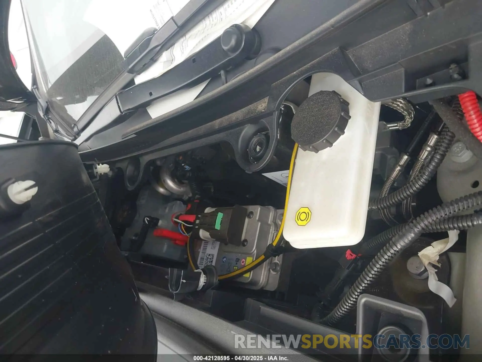10 Photograph of a damaged car 5YJ3E1EB2RF792469 TESLA MODEL 3 2024