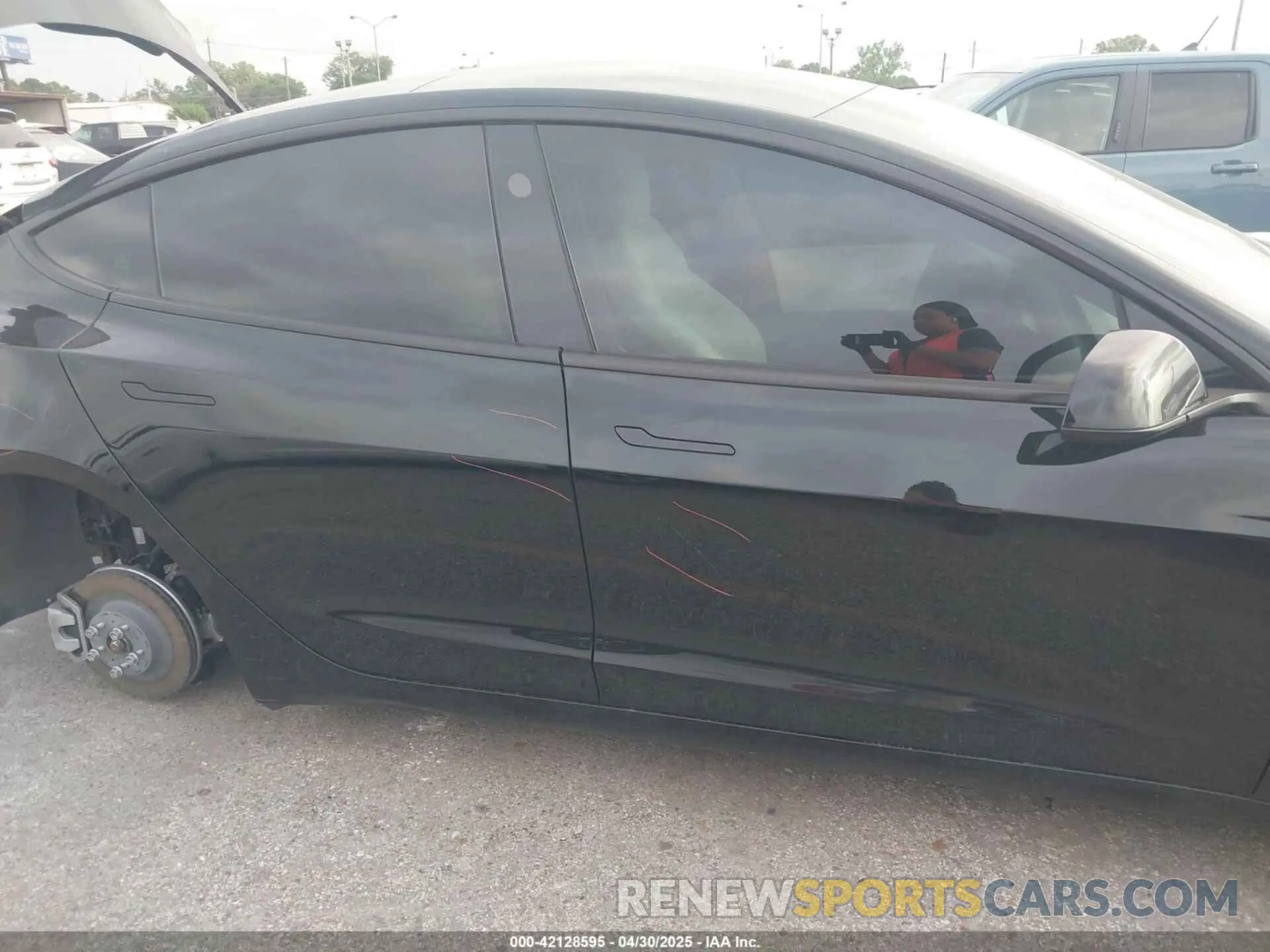 13 Photograph of a damaged car 5YJ3E1EB2RF792469 TESLA MODEL 3 2024