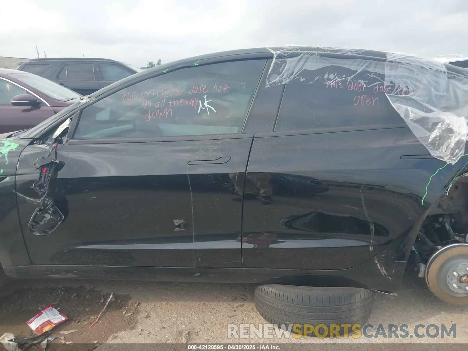 14 Photograph of a damaged car 5YJ3E1EB2RF792469 TESLA MODEL 3 2024