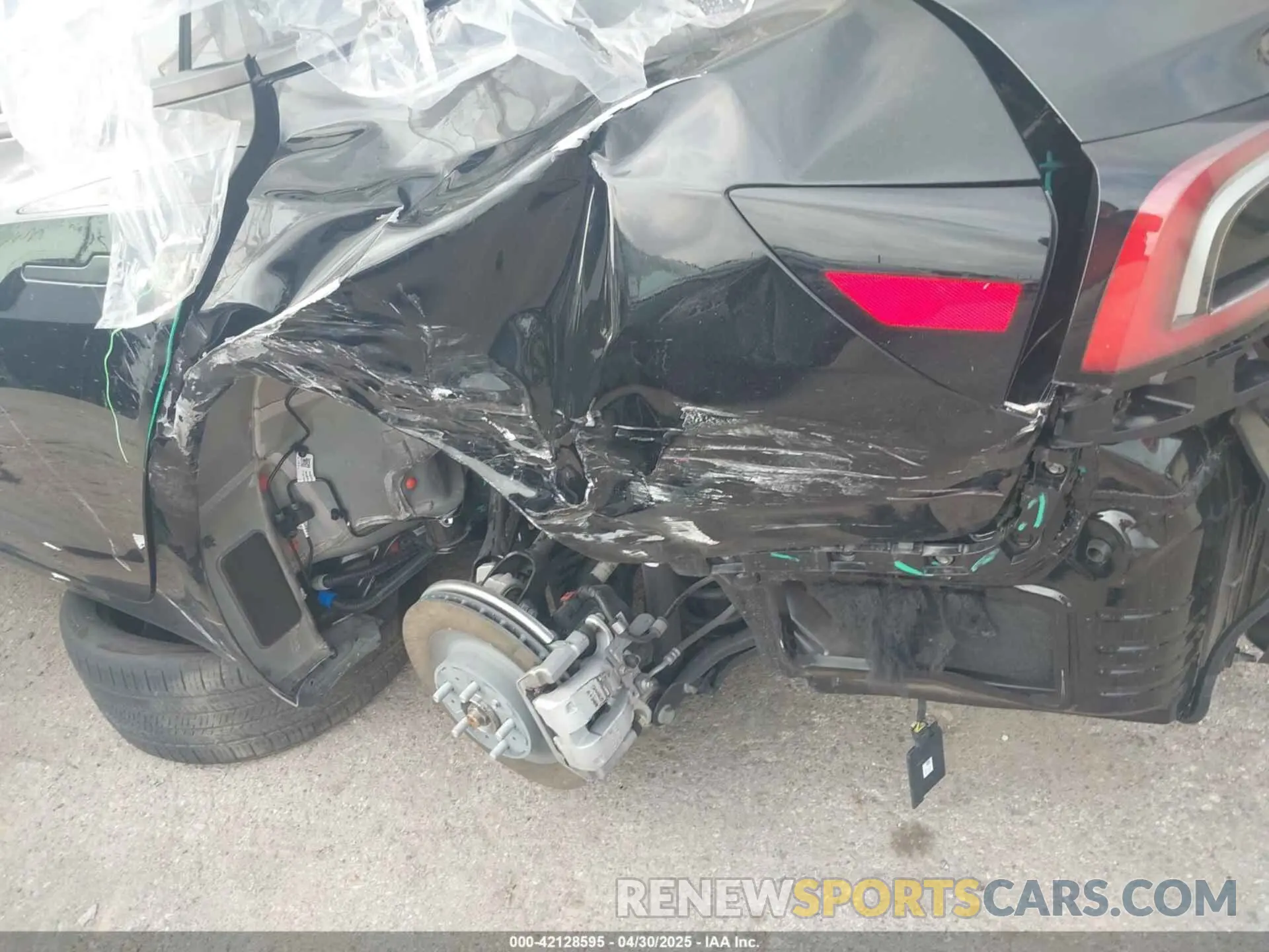 6 Photograph of a damaged car 5YJ3E1EB2RF792469 TESLA MODEL 3 2024