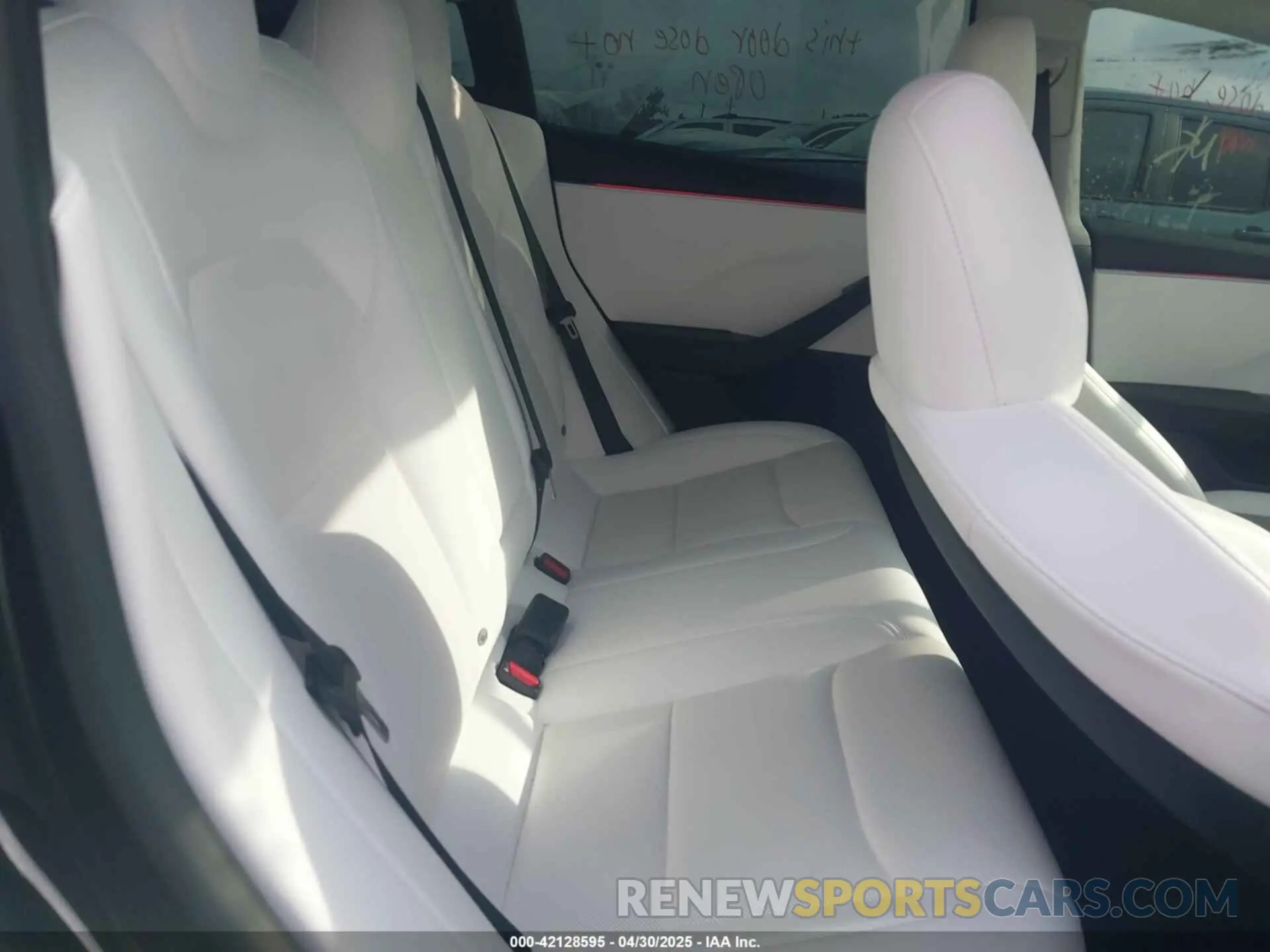 8 Photograph of a damaged car 5YJ3E1EB2RF792469 TESLA MODEL 3 2024