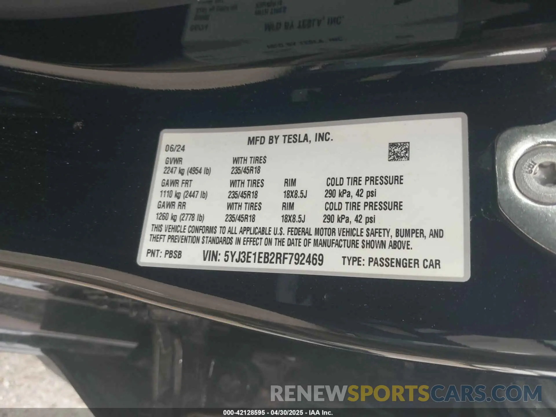 9 Photograph of a damaged car 5YJ3E1EB2RF792469 TESLA MODEL 3 2024