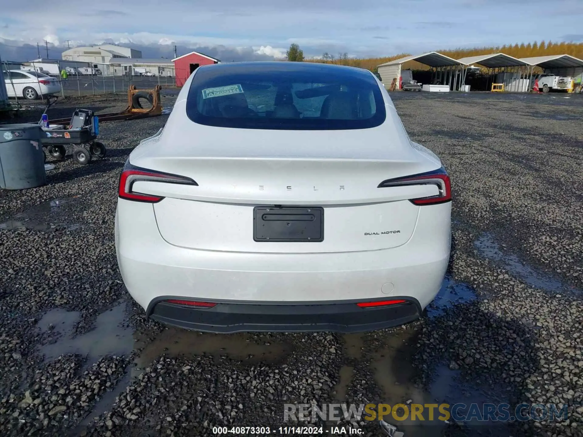 15 Photograph of a damaged car 5YJ3E1EB2RF799986 TESLA MODEL 3 2024