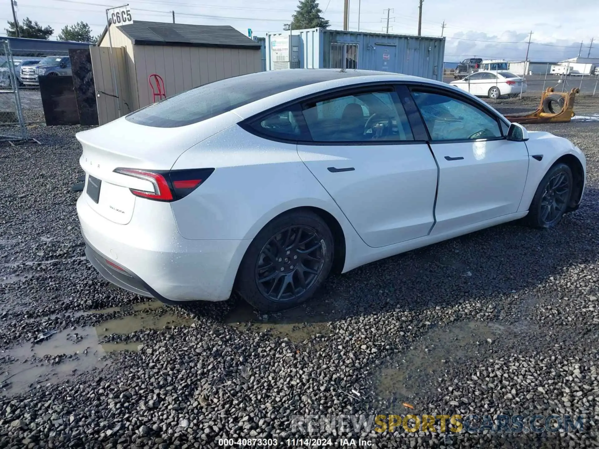 4 Photograph of a damaged car 5YJ3E1EB2RF799986 TESLA MODEL 3 2024