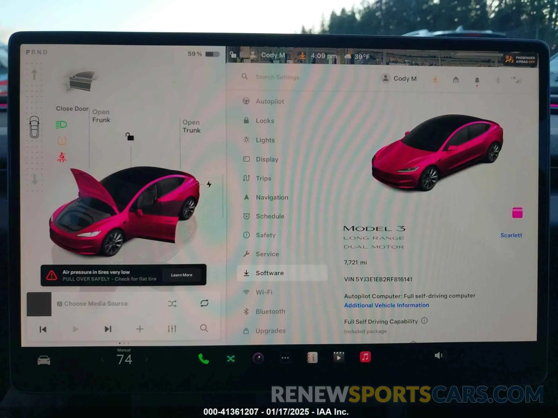19 Photograph of a damaged car 5YJ3E1EB2RF816141 TESLA MODEL 3 2024