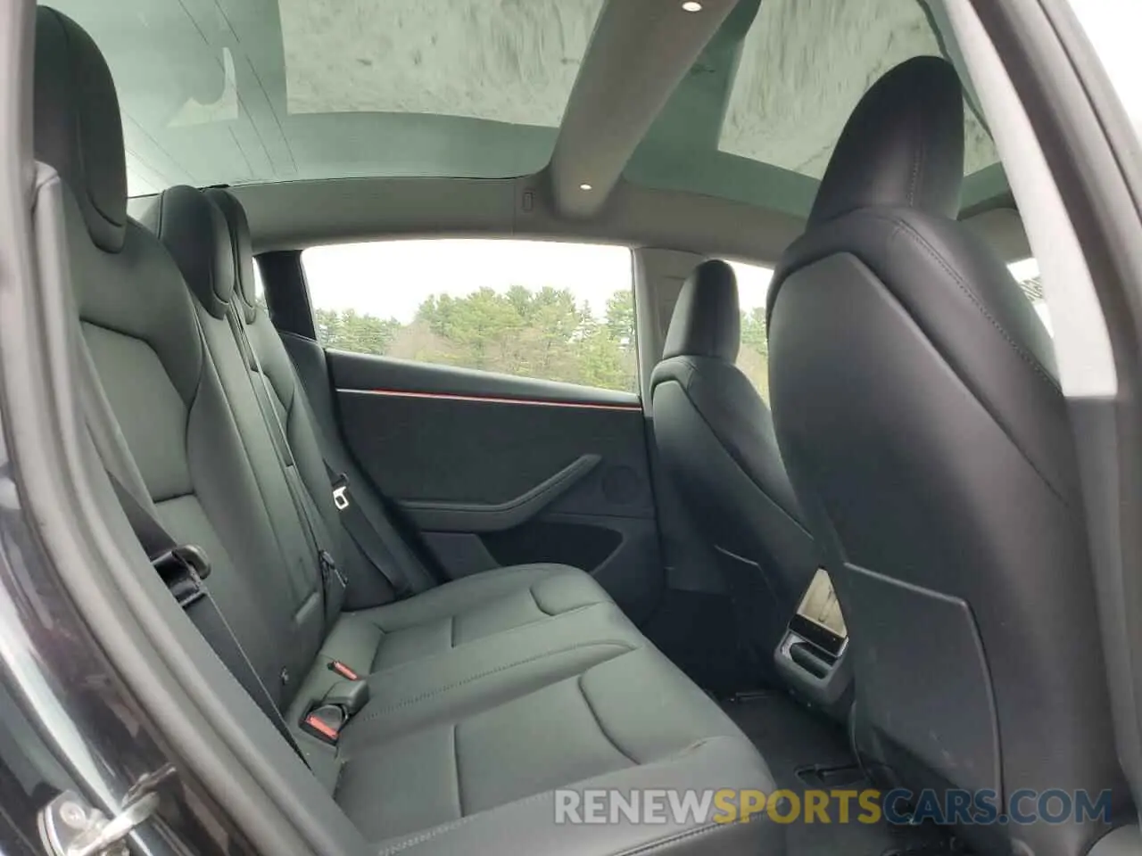 10 Photograph of a damaged car 5YJ3E1EB2RF816463 TESLA MODEL 3 2024
