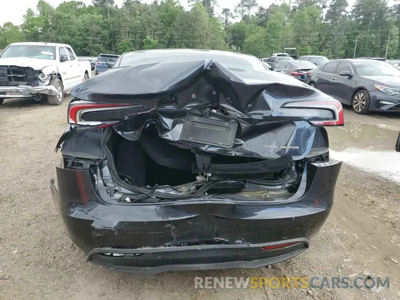 6 Photograph of a damaged car 5YJ3E1EB2RF825213 TESLA MODEL 3 2024
