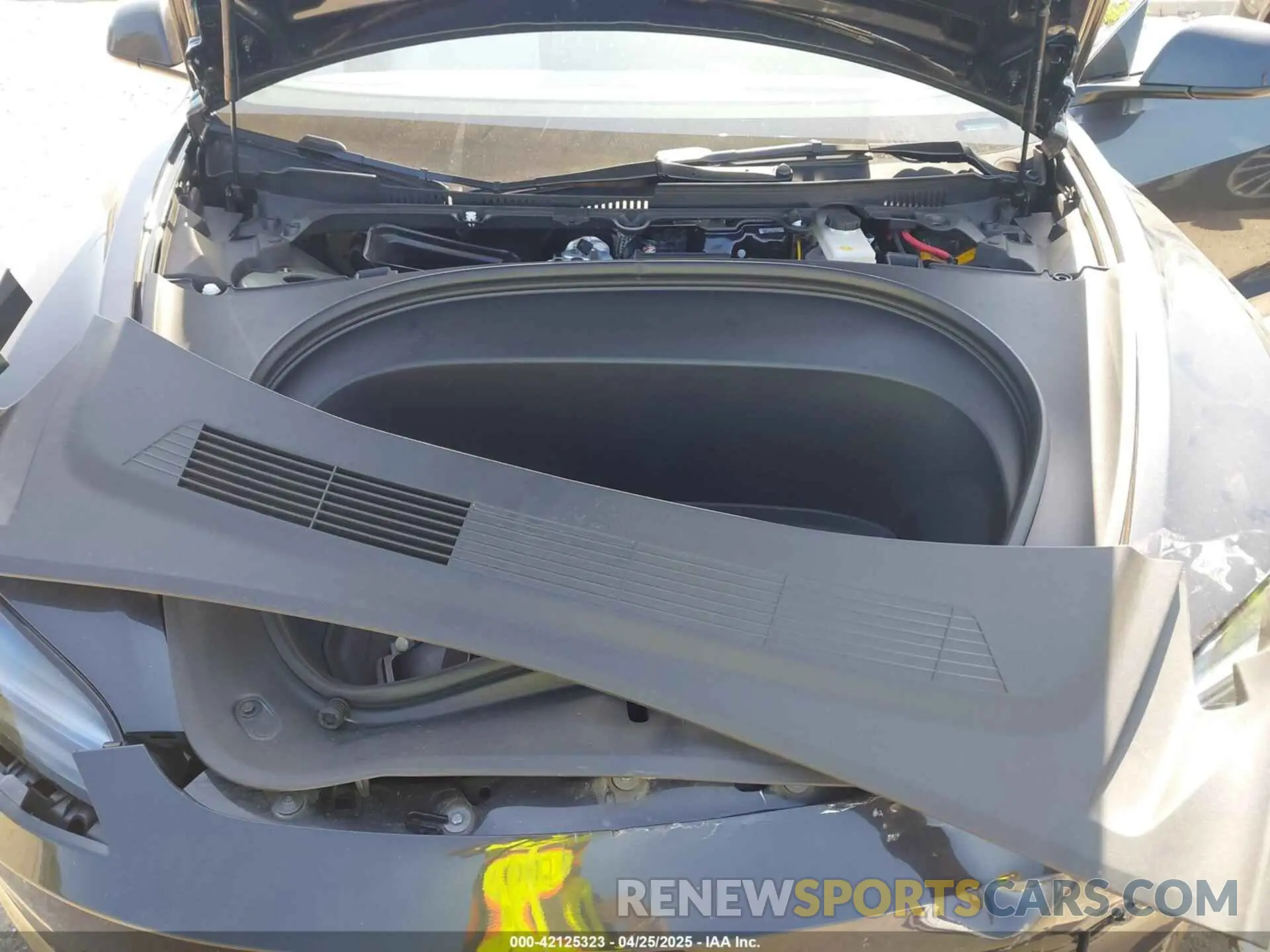 10 Photograph of a damaged car 5YJ3E1EB2RF832663 TESLA MODEL 3 2024