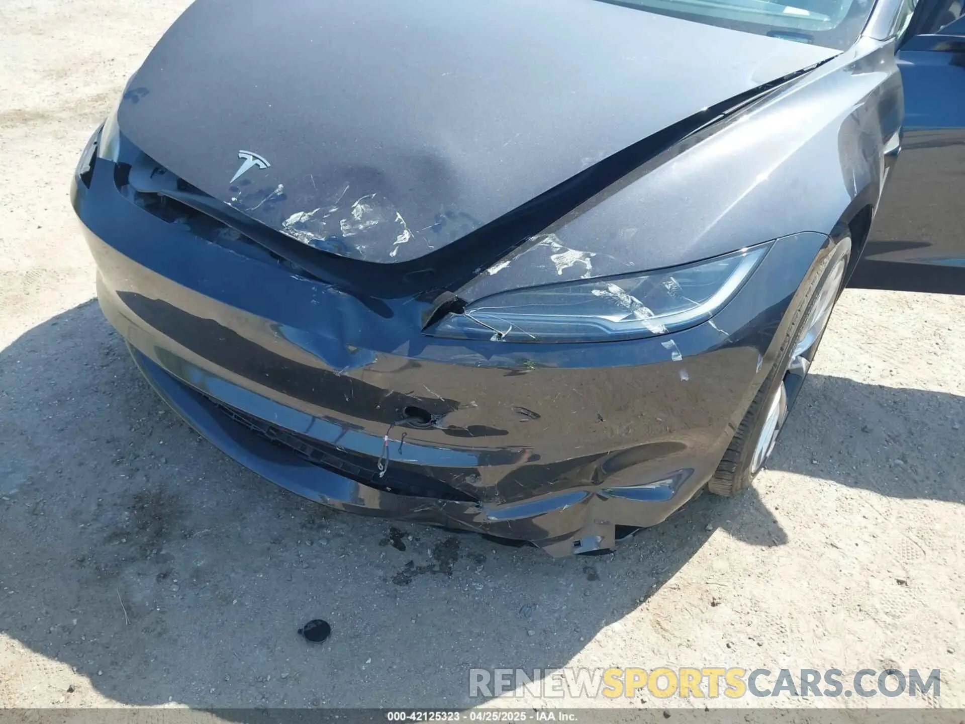 6 Photograph of a damaged car 5YJ3E1EB2RF832663 TESLA MODEL 3 2024
