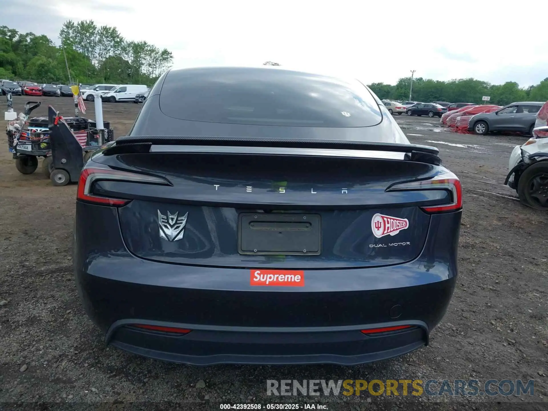 16 Photograph of a damaged car 5YJ3E1EB3RF729817 TESLA MODEL 3 2024