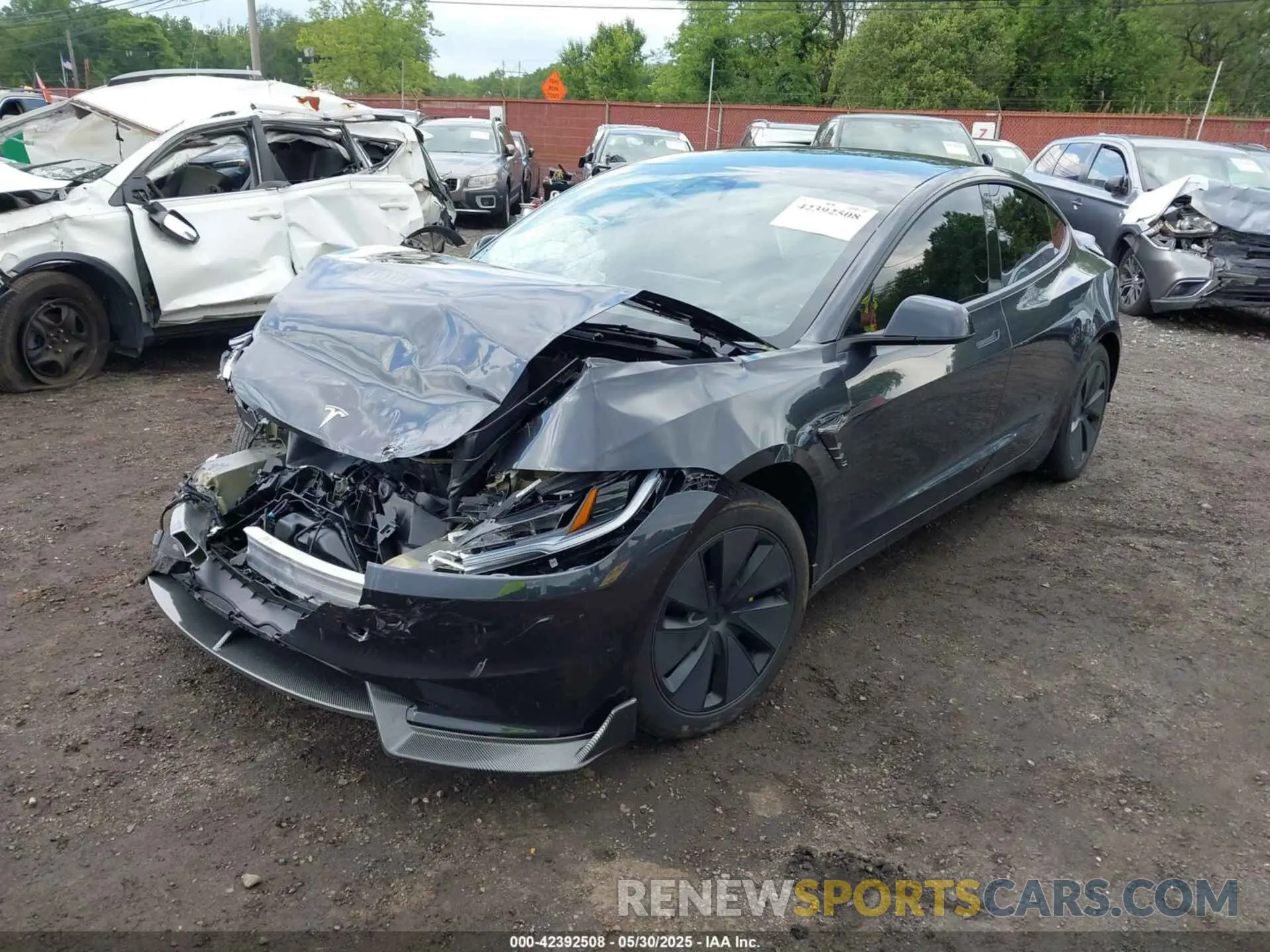 2 Photograph of a damaged car 5YJ3E1EB3RF729817 TESLA MODEL 3 2024