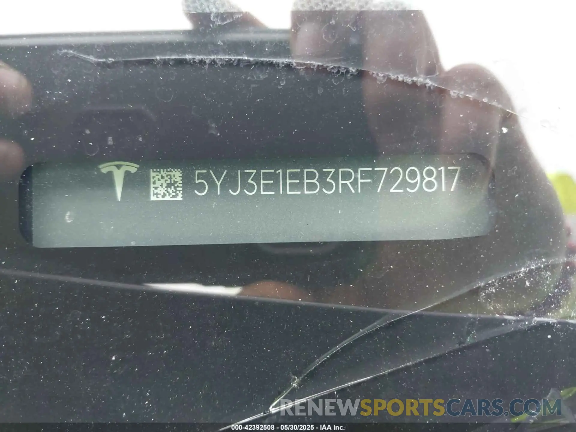 9 Photograph of a damaged car 5YJ3E1EB3RF729817 TESLA MODEL 3 2024