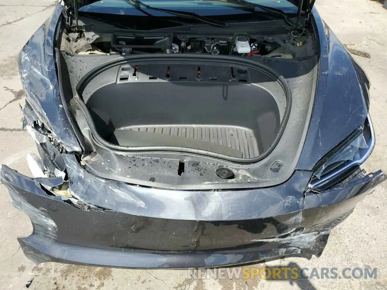 11 Photograph of a damaged car 5YJ3E1EB3RF758668 TESLA MODEL 3 2024