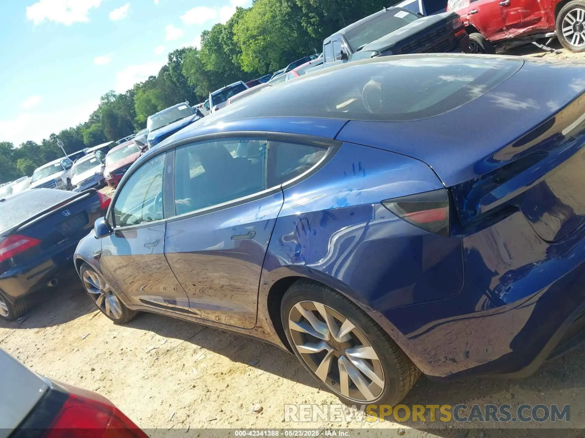 14 Photograph of a damaged car 5YJ3E1EB3RF768097 TESLA MODEL 3 2024