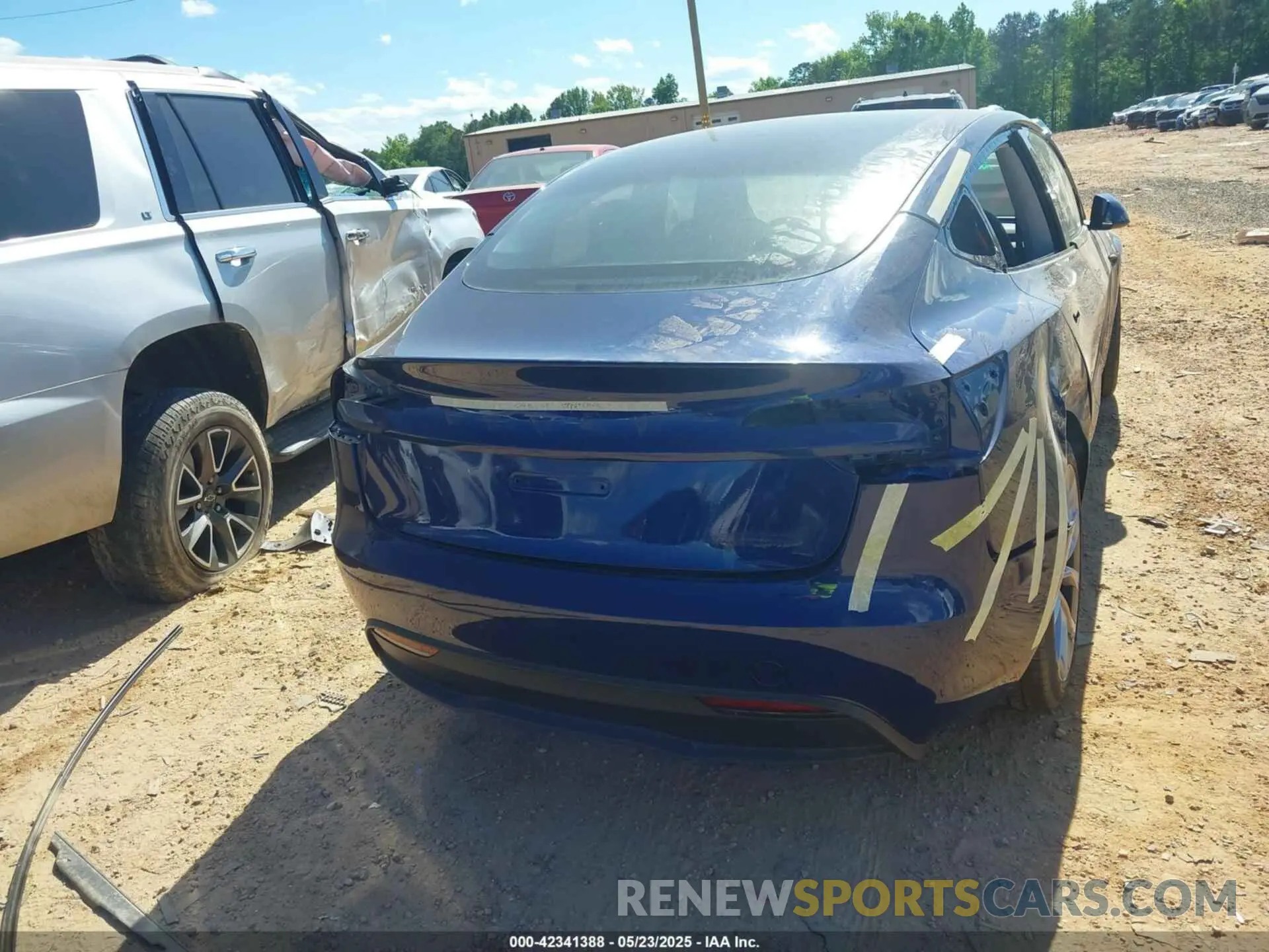 16 Photograph of a damaged car 5YJ3E1EB3RF768097 TESLA MODEL 3 2024