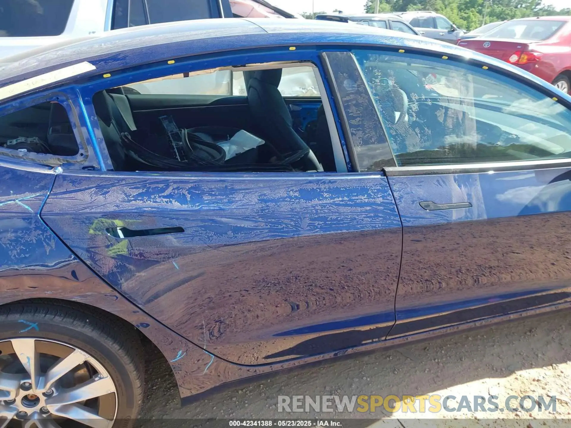 19 Photograph of a damaged car 5YJ3E1EB3RF768097 TESLA MODEL 3 2024