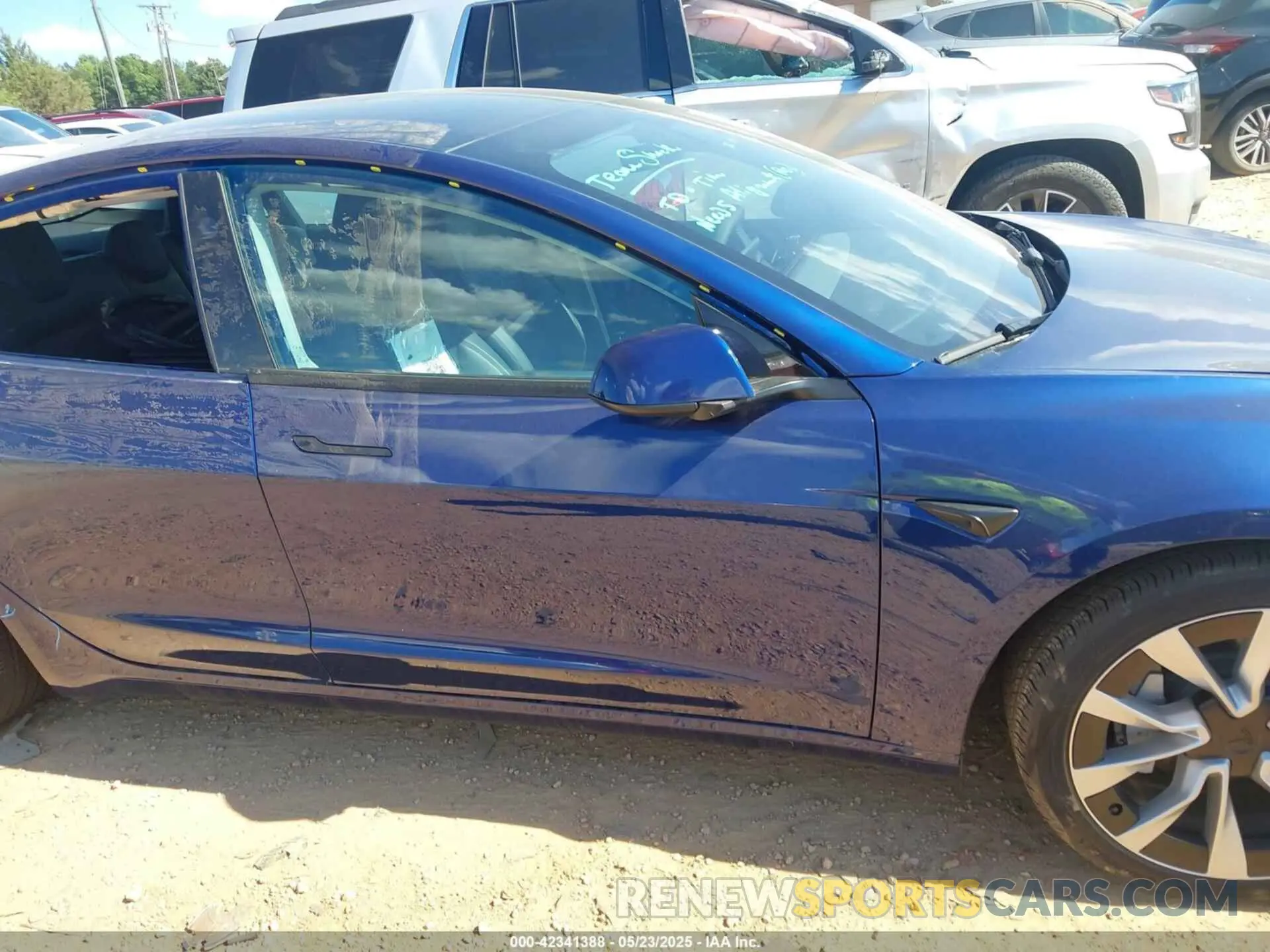 20 Photograph of a damaged car 5YJ3E1EB3RF768097 TESLA MODEL 3 2024