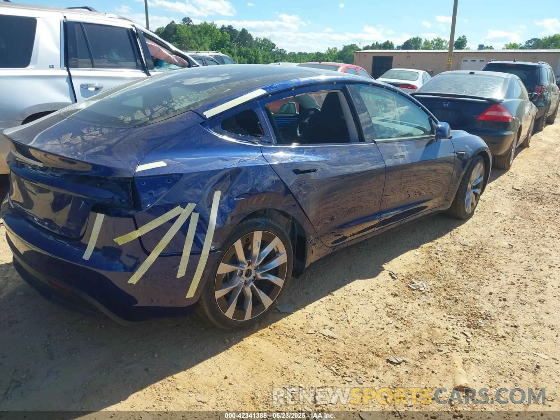 4 Photograph of a damaged car 5YJ3E1EB3RF768097 TESLA MODEL 3 2024